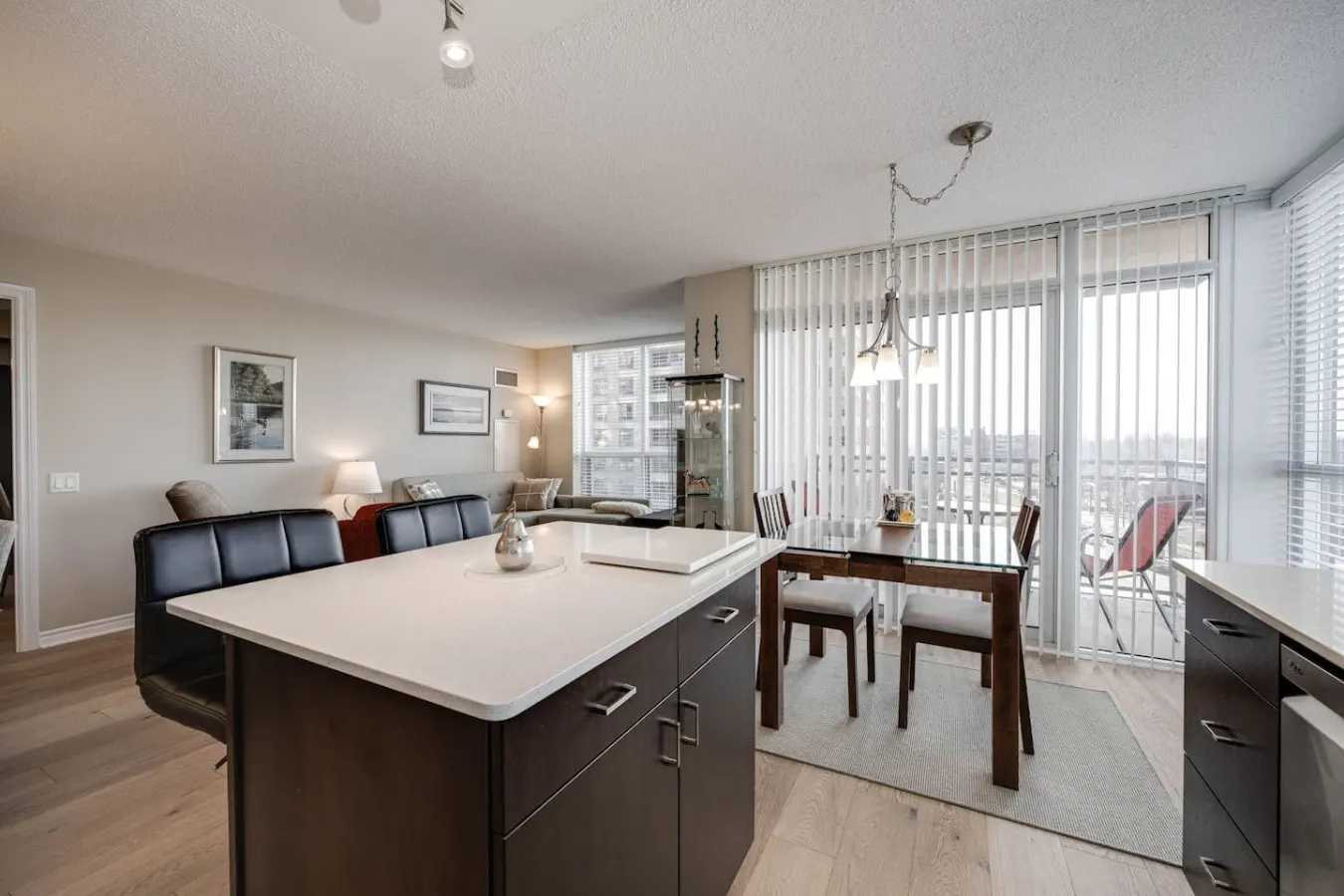 Modern 2BR/2BA Condo Great Area Free Parking 16