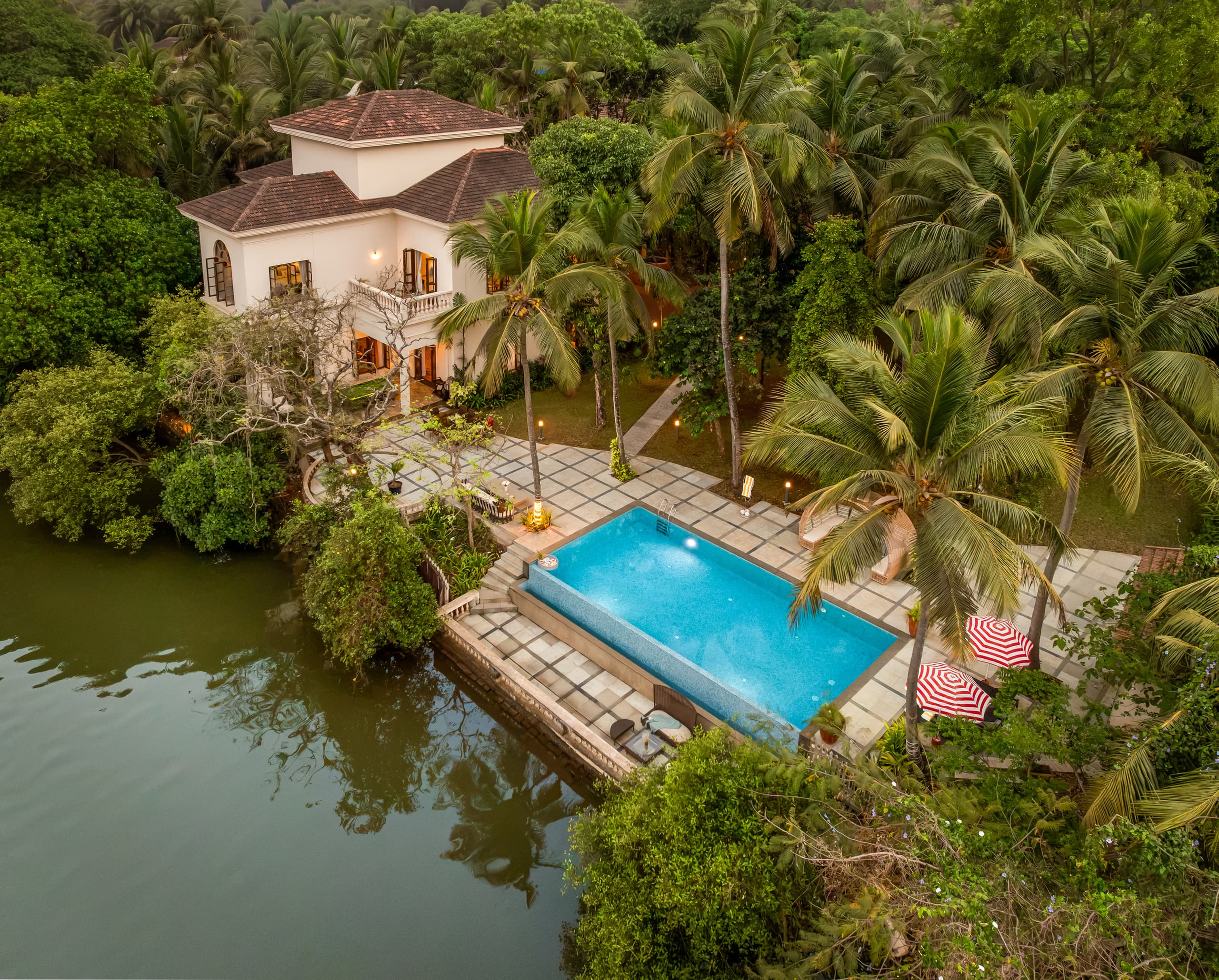 Serene Mansion 8BHK Riverview Big Family Villa 1