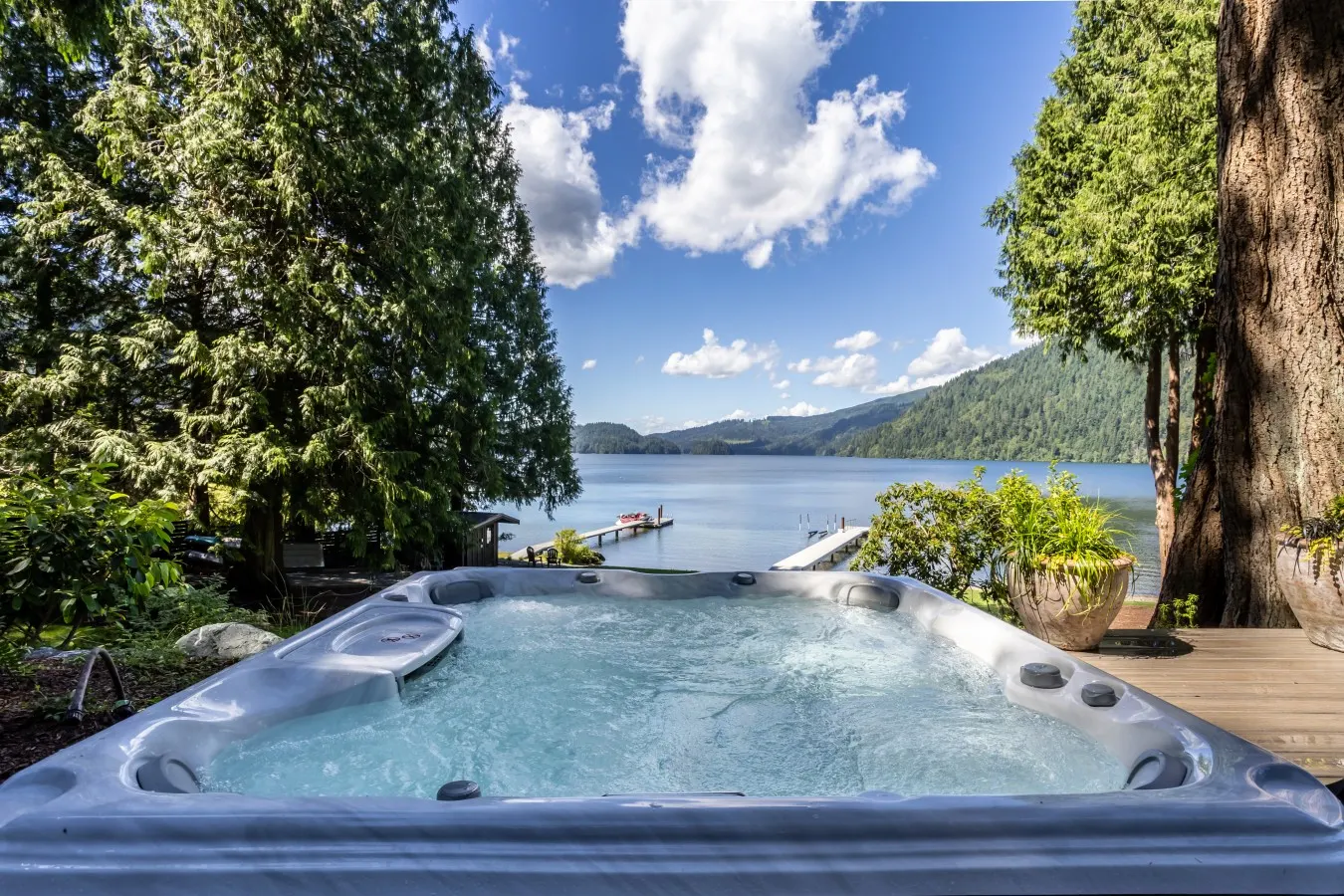 Luxury Lakefront Hot Tub/Private Dock/Pool Table