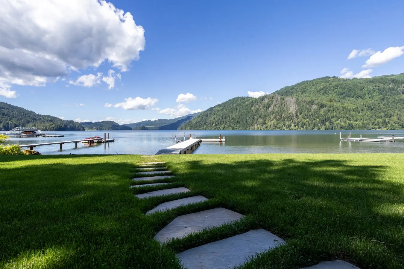 Luxury Lakefront Hot Tub/Private Dock/Pool Table — photo 3