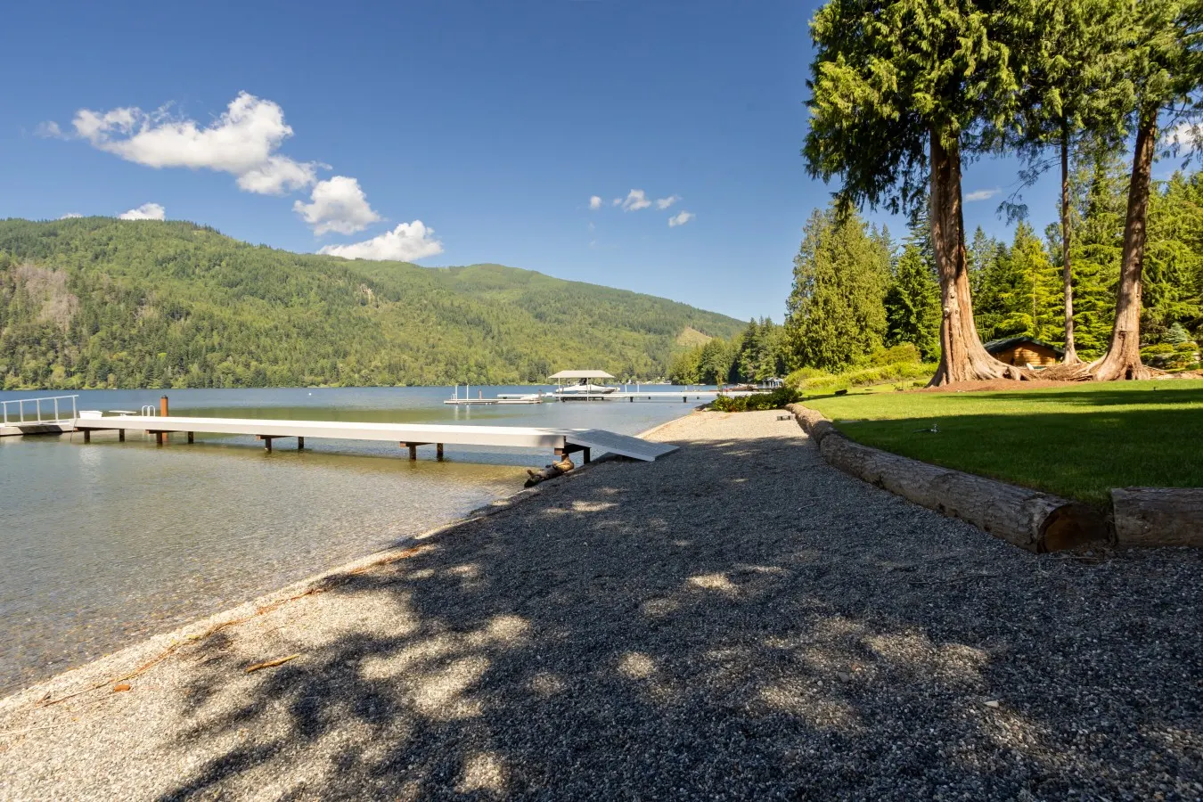 Luxury Lakefront Hot Tub/Private Dock/Pool Table — photo 4