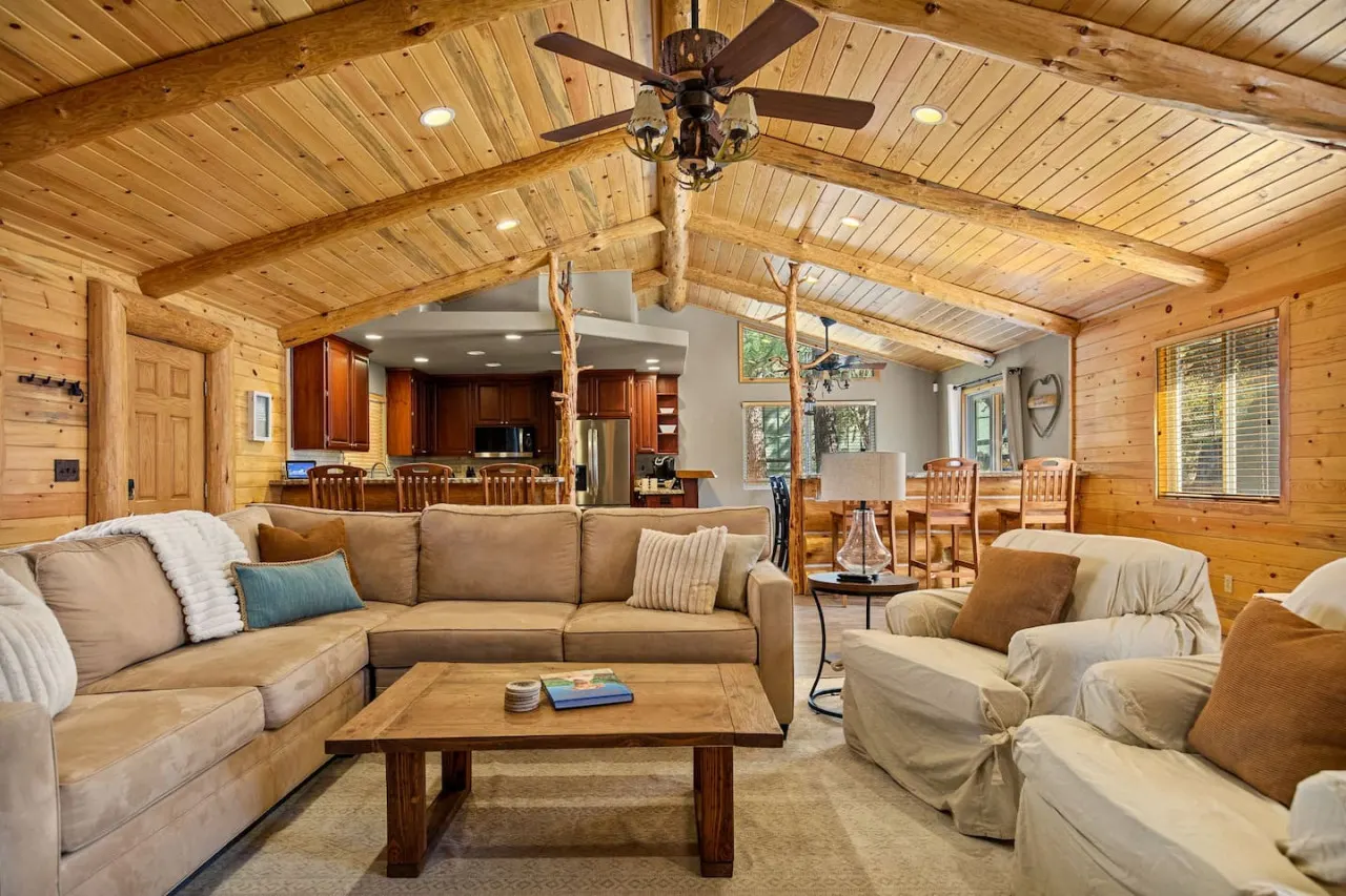 Enchanting Snow Escape Hot Tub & Game Room 15