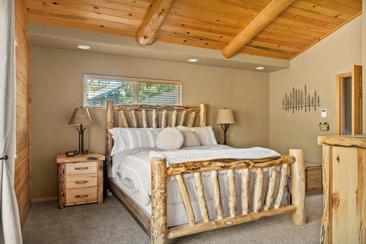 Enchanting Snow Escape Hot Tub & Game Room 18