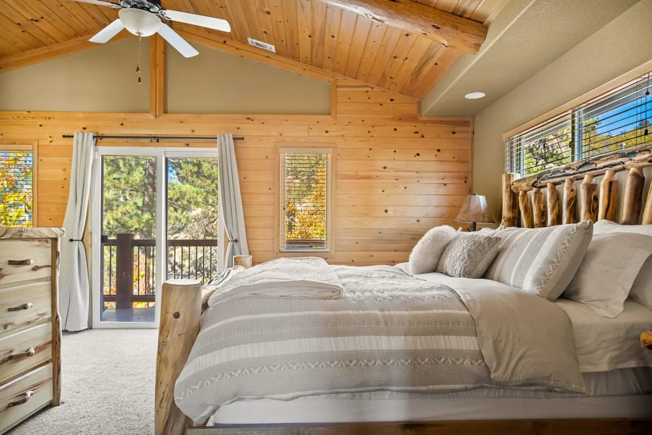 Enchanting Snow Escape Hot Tub & Game Room 19