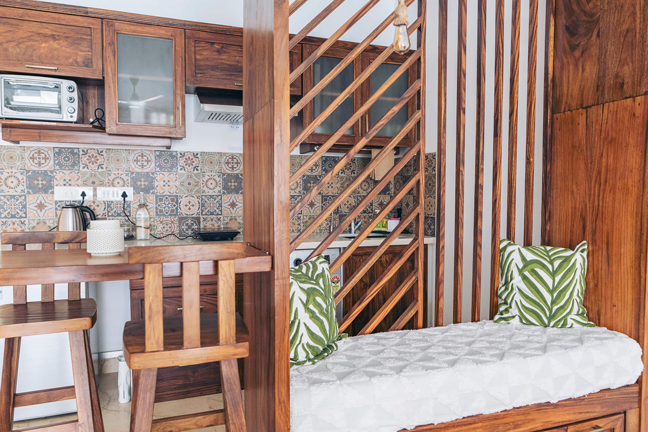 A Tropical Pool Studio Cedro Door — photo 3