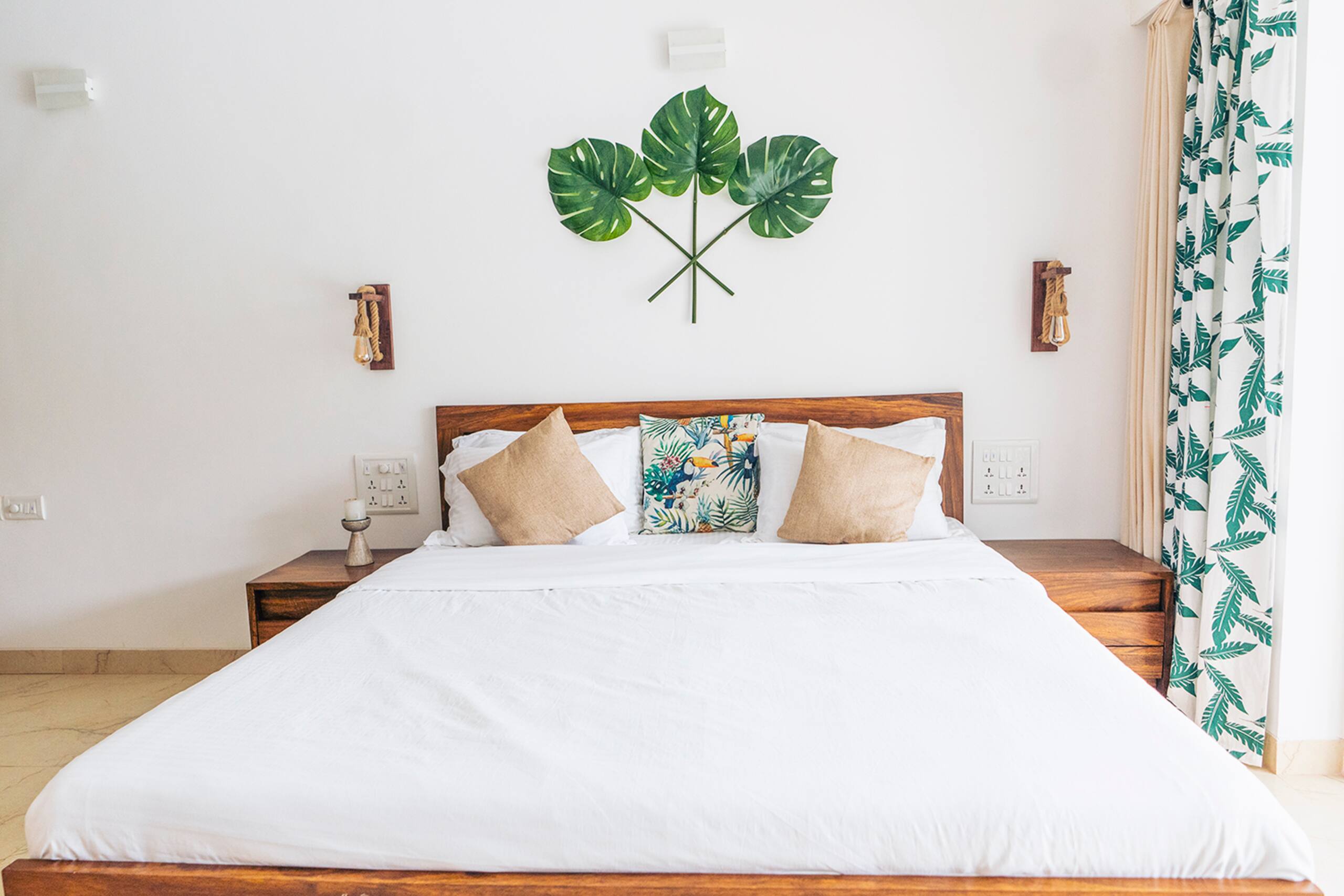 A Tropical Pool Studio Cedro Door 21