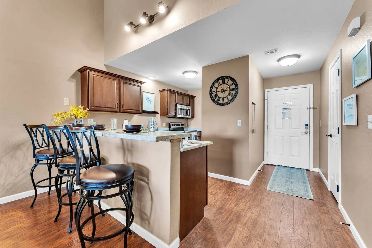 3 King Suites! Indoor Pool/Hot Tub/Golf and Lake! 5