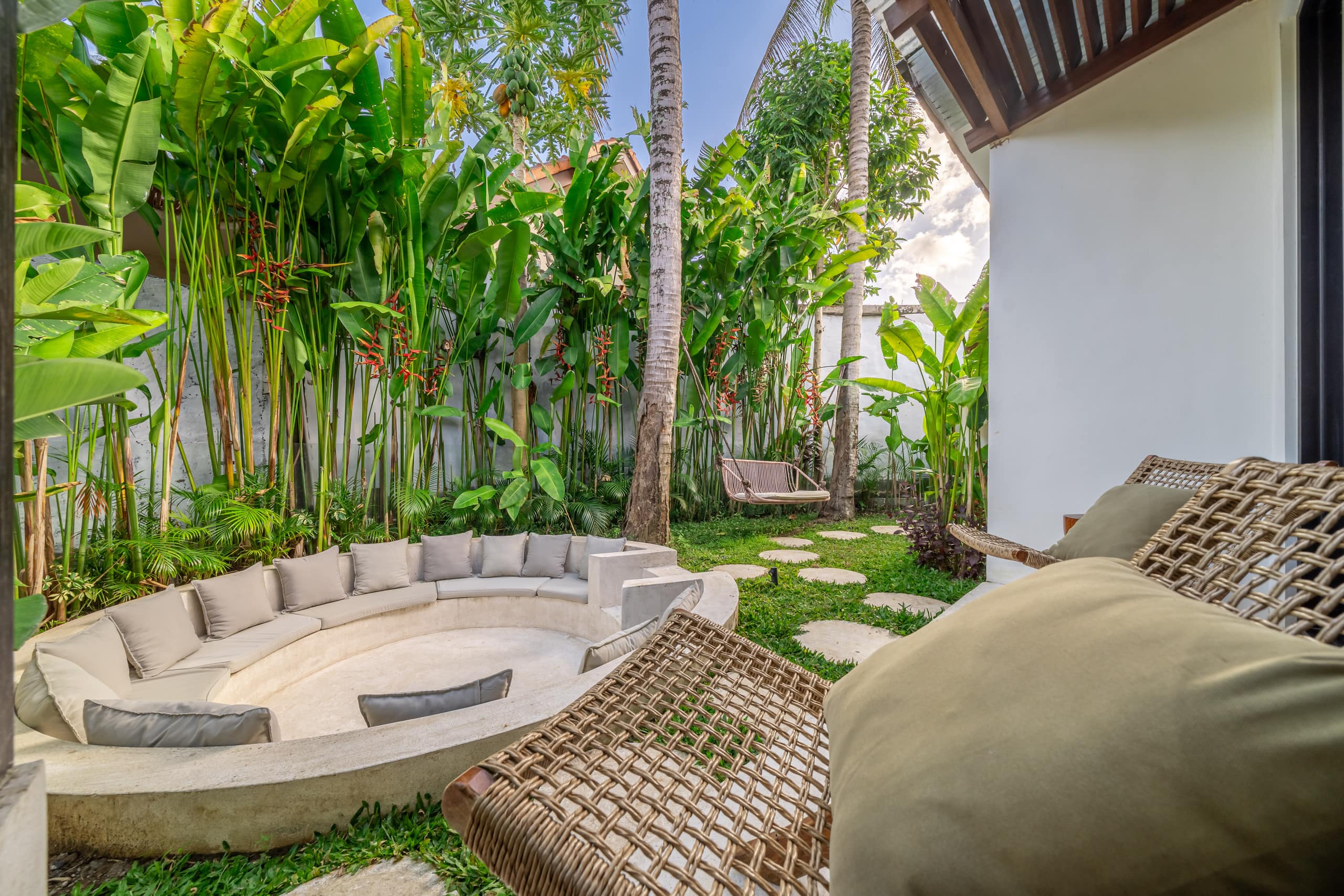 Huge Tropical 3BR in Serene Ubud w Pool & Lounge 33