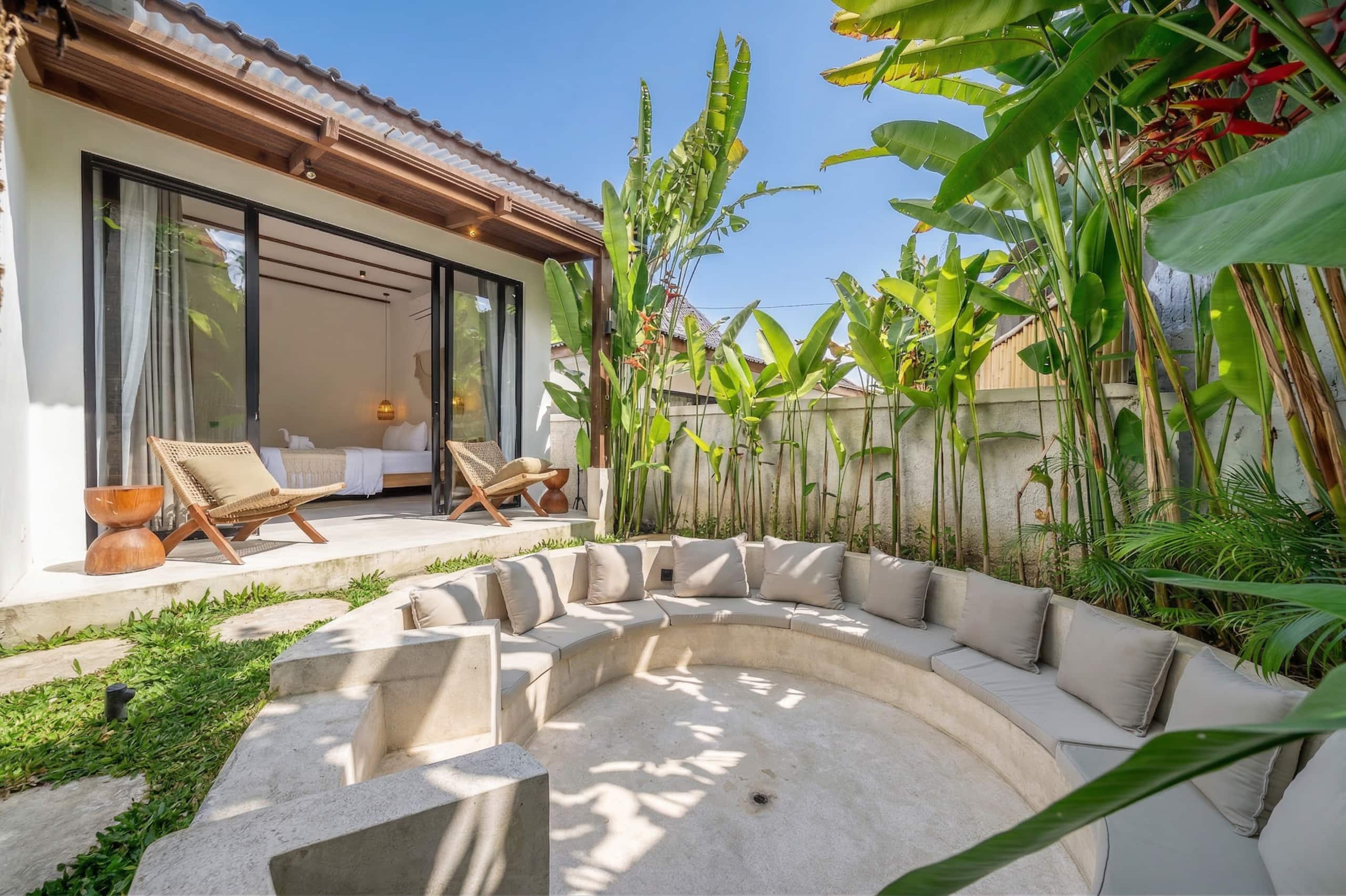 Huge Tropical 3BR in Serene Ubud w Pool & Lounge — photo 4