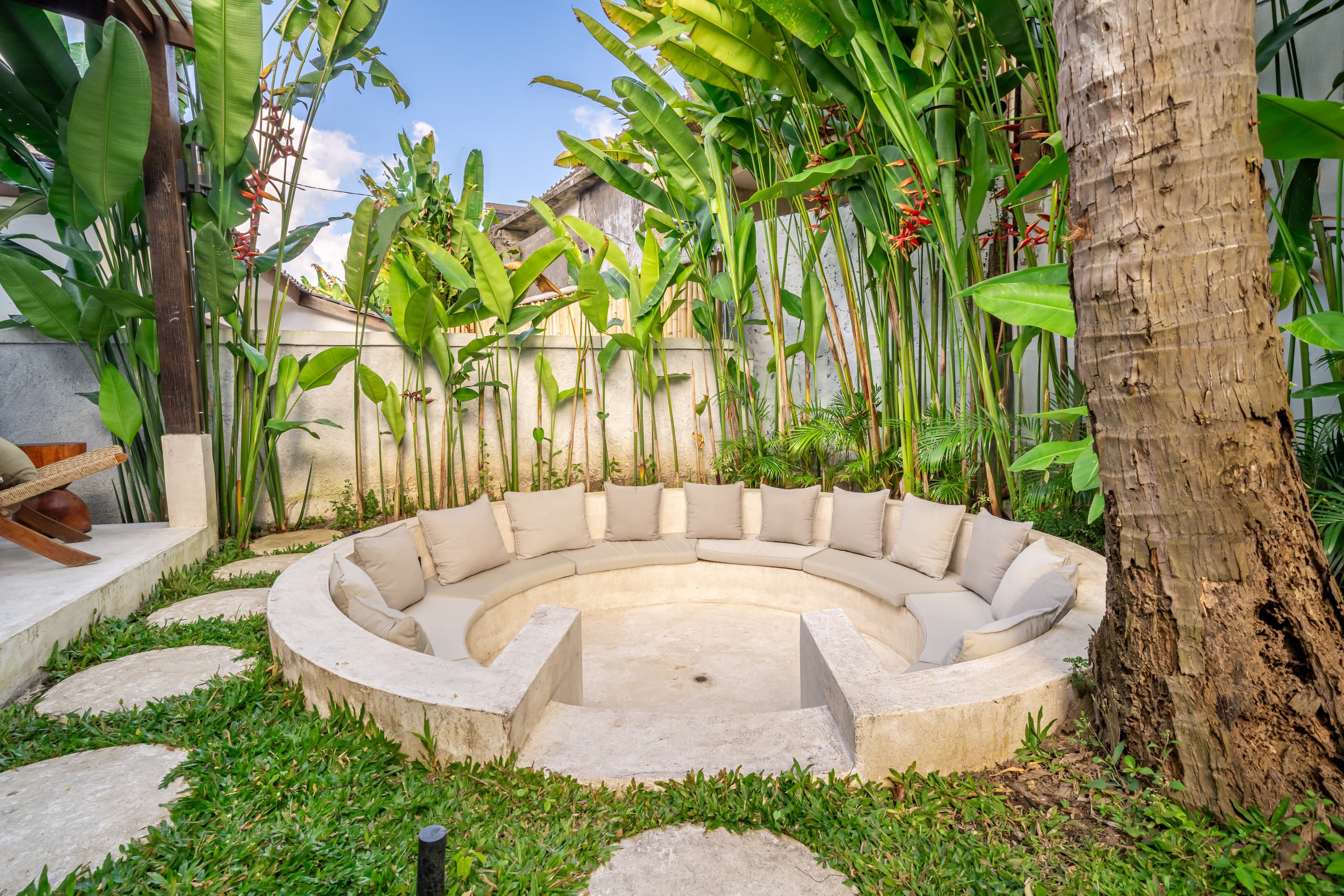 Huge Tropical 3BR in Serene Ubud w Pool & Lounge 37