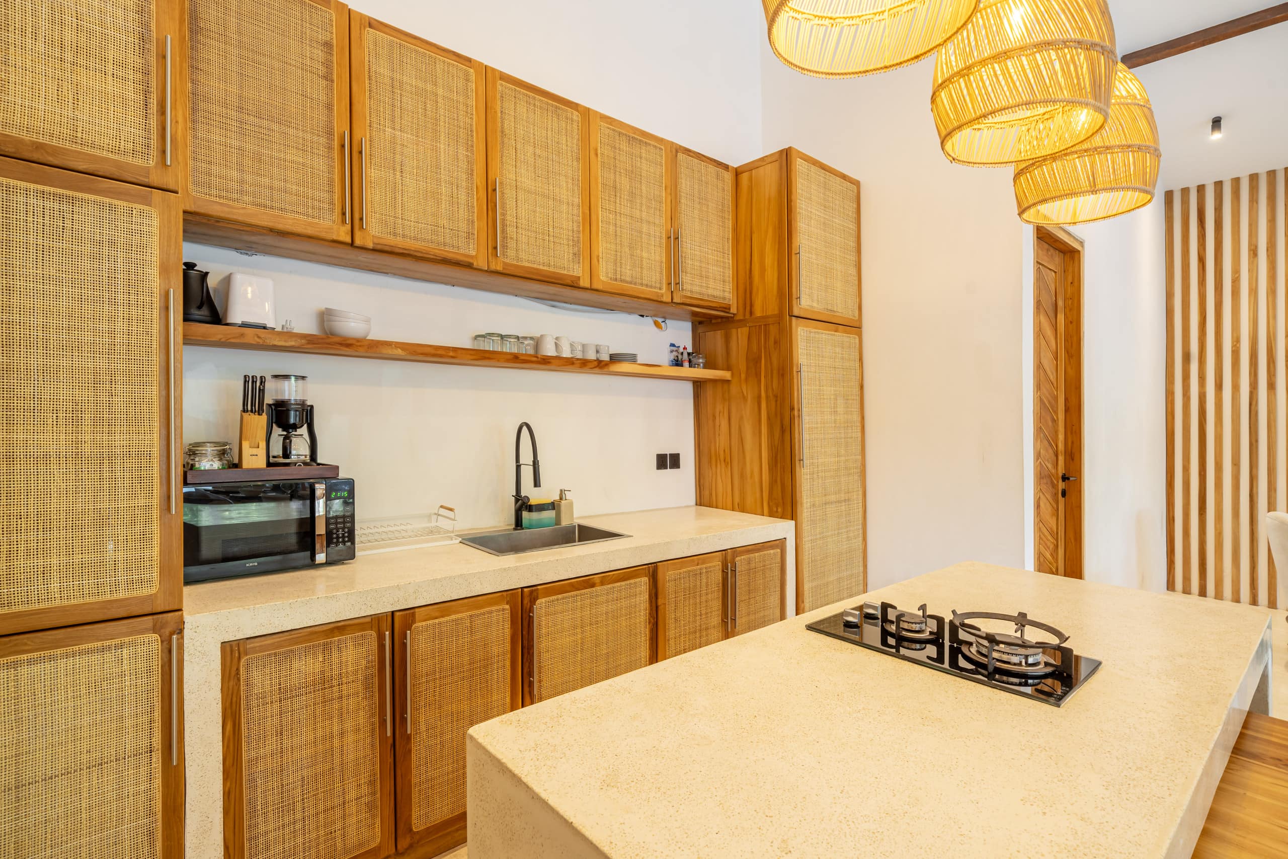 Huge Tropical 3BR in Serene Ubud w Pool & Lounge 12