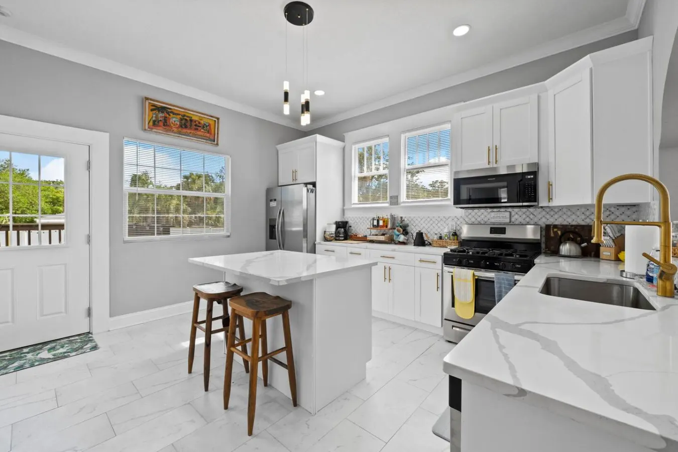 Remodeled Home Fully Fenced Yard Walk to Riverwalk & Downtown Tamp 12