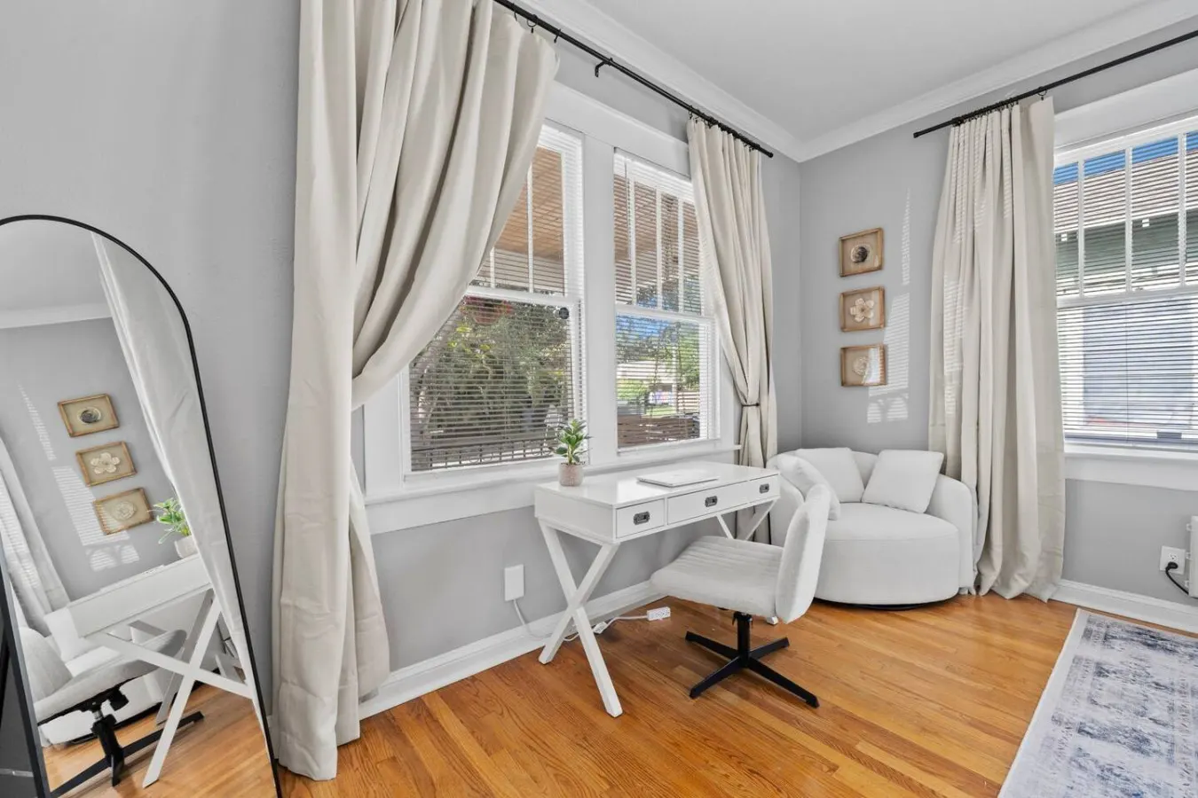Remodeled Home Fully Fenced Yard Walk to Riverwalk & Downtown Tamp 15