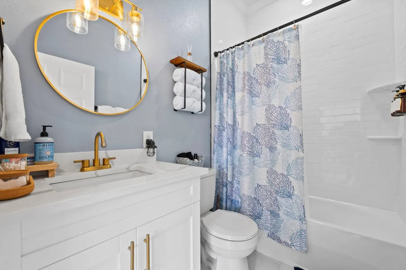 Remodeled Home Fully Fenced Yard Walk to Riverwalk & Downtown Tamp 20