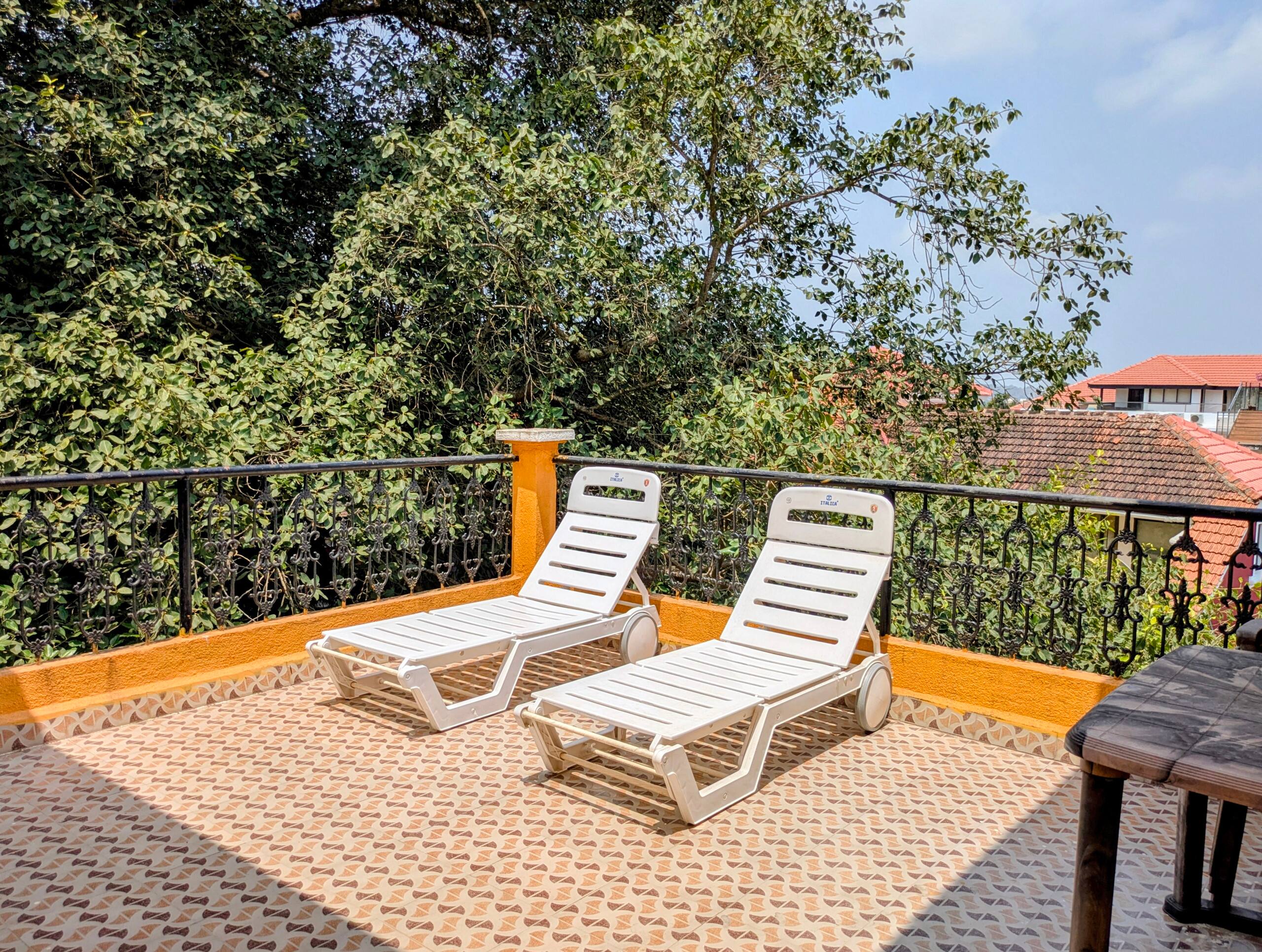 1BHK with private terrace+5 mins Candolim Beach 17