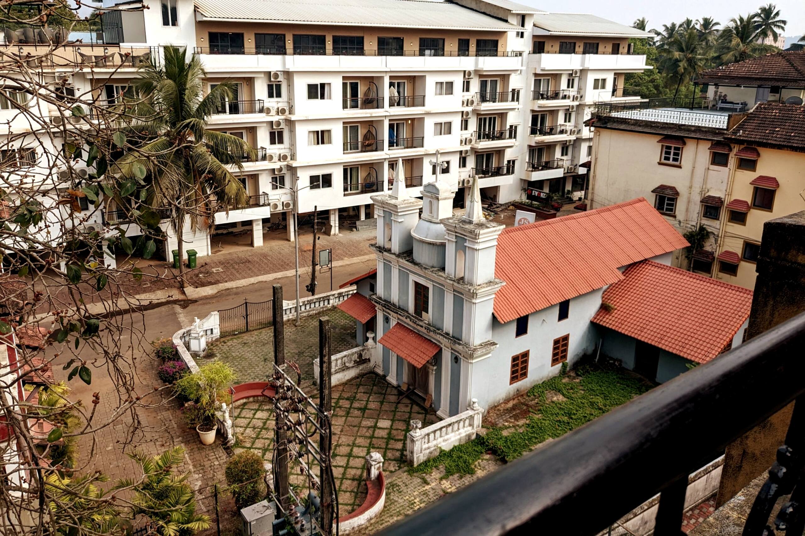 1BHK with private terrace+5 mins Candolim Beach 16