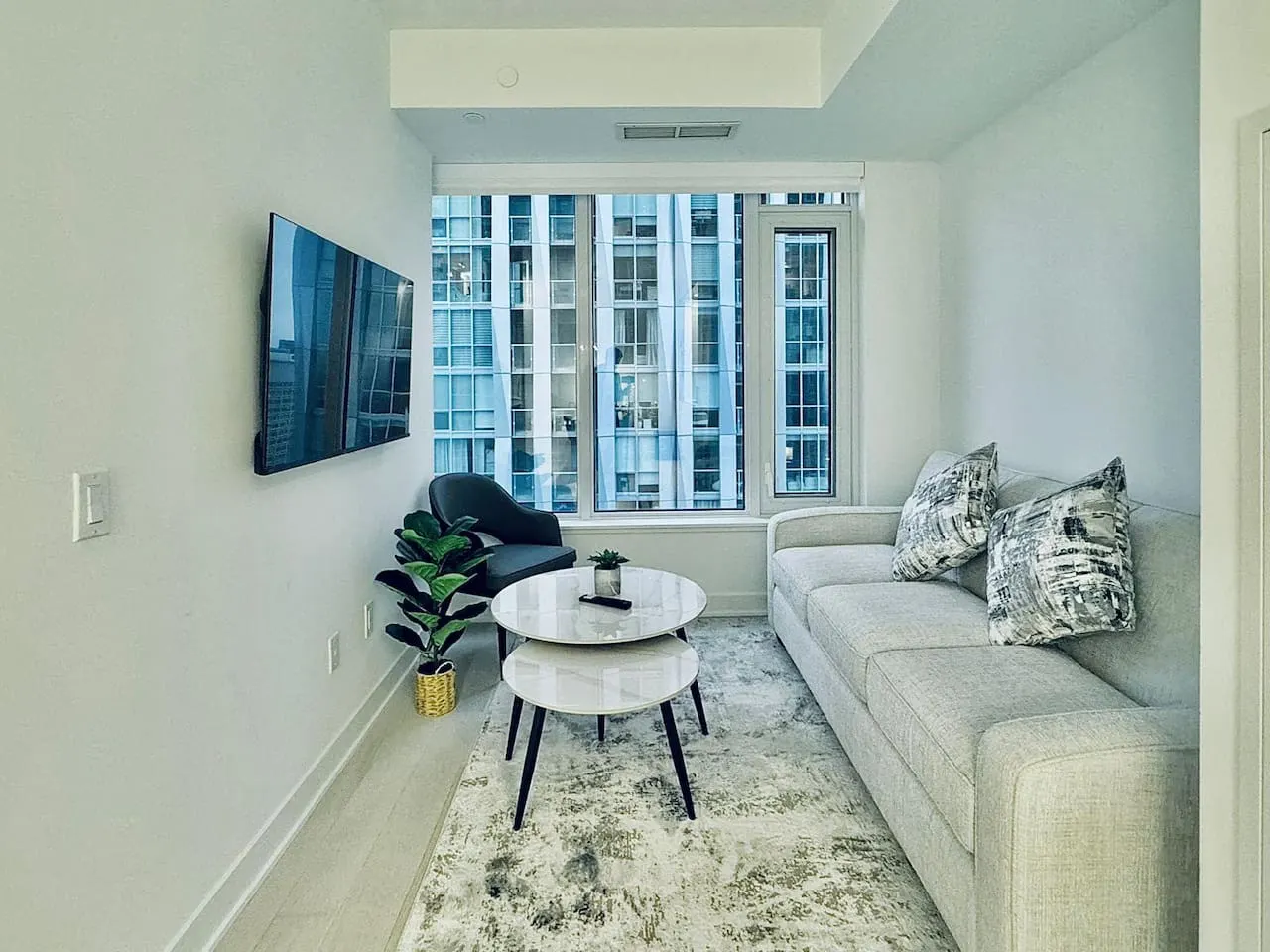 The Luxe Escape Premium 1BR in Yorkville 1
