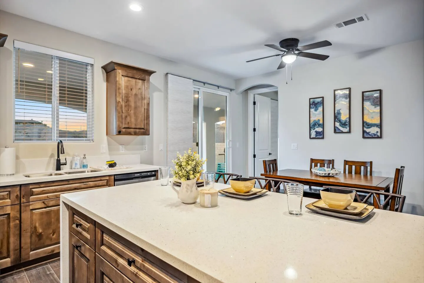 3bd Close to Lake Mohave & Casinos! Sleeps 7 11