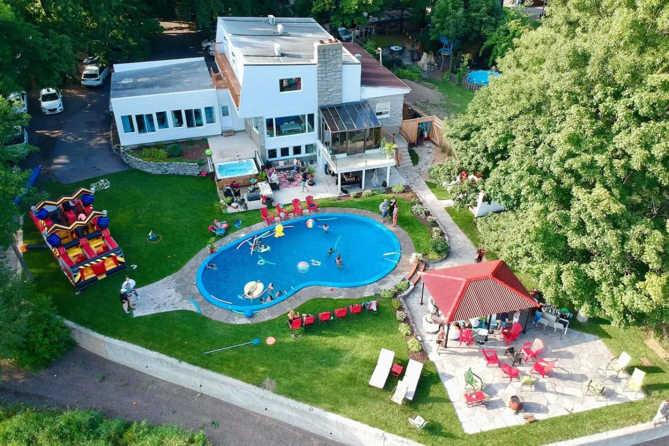 View*39 Ppl*22 beds*8 Br*9 Ba*Hot tub — photo 2
