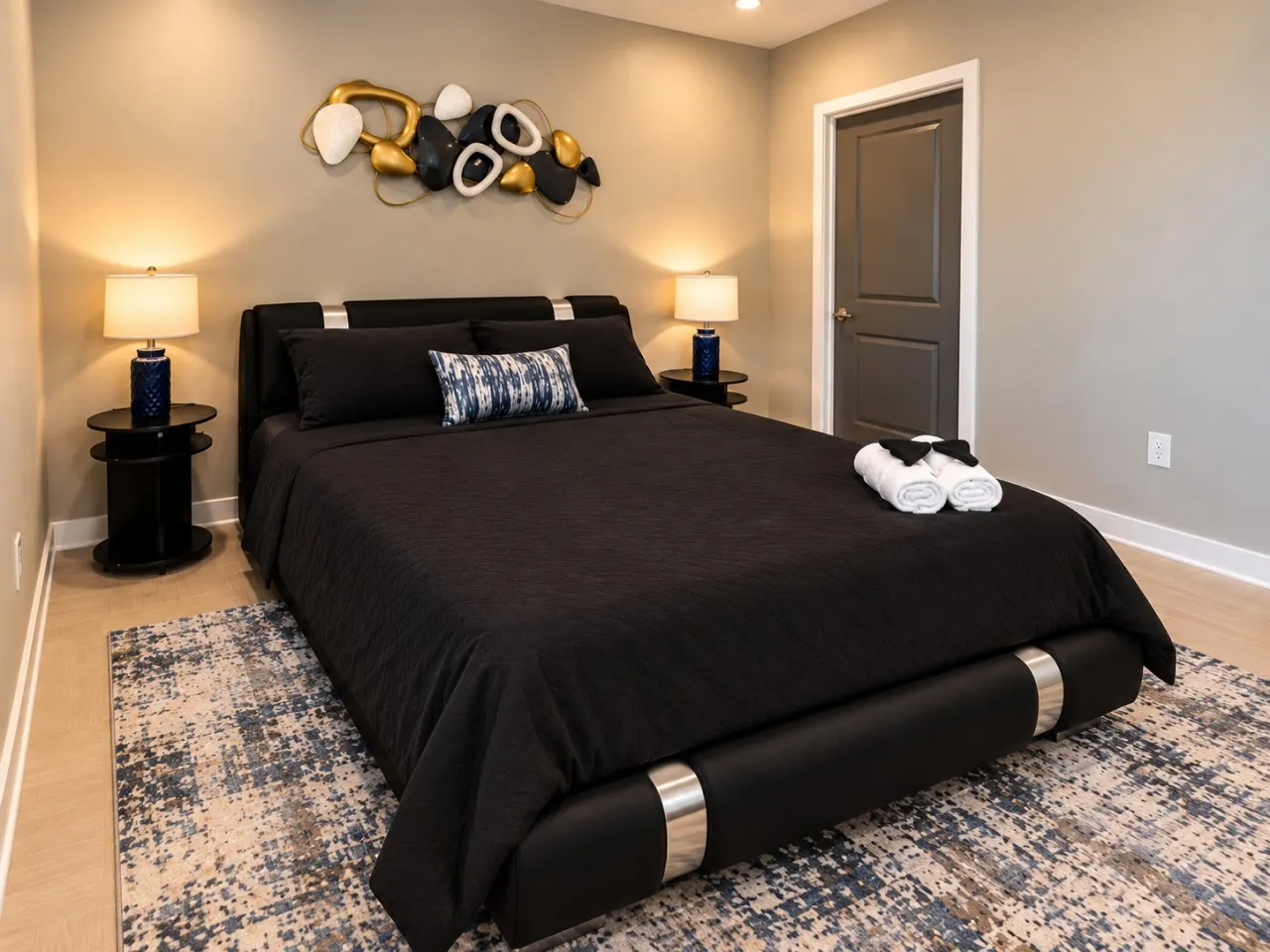Cityside Retreat 2BR Two Queen Beds 8