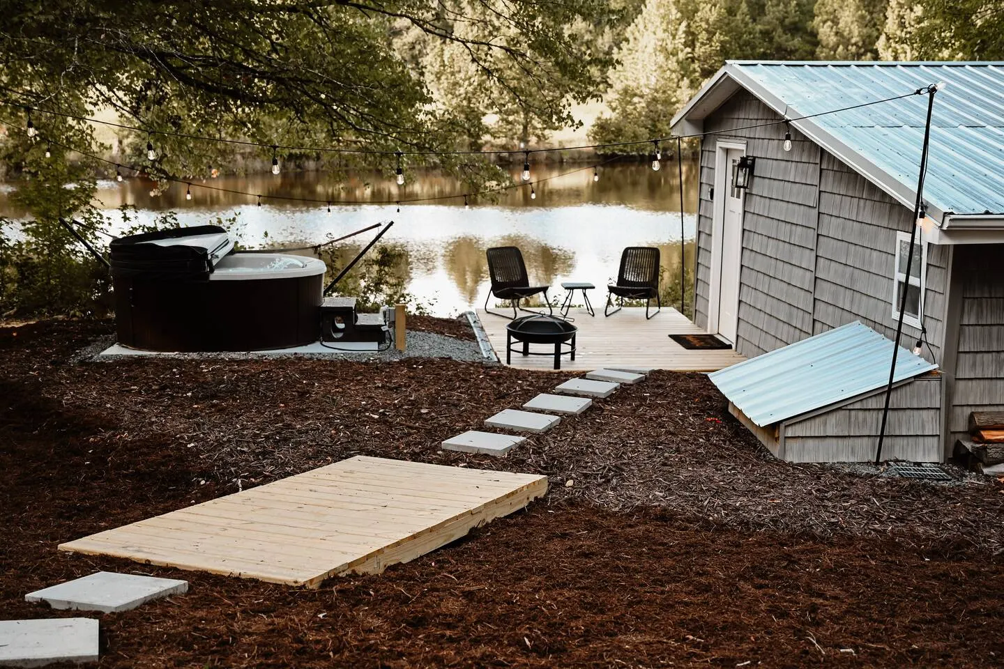 25-Acre Oxford Retreat Waterfront Cabin + Hot Tub 4