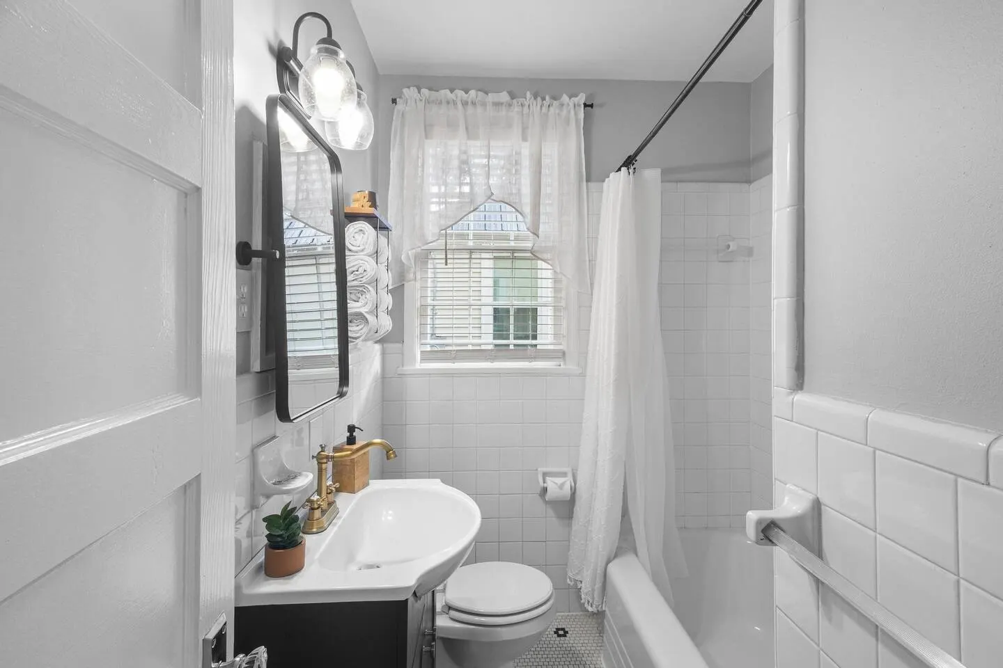 Dogwood: 3br, near Medical Dist 15