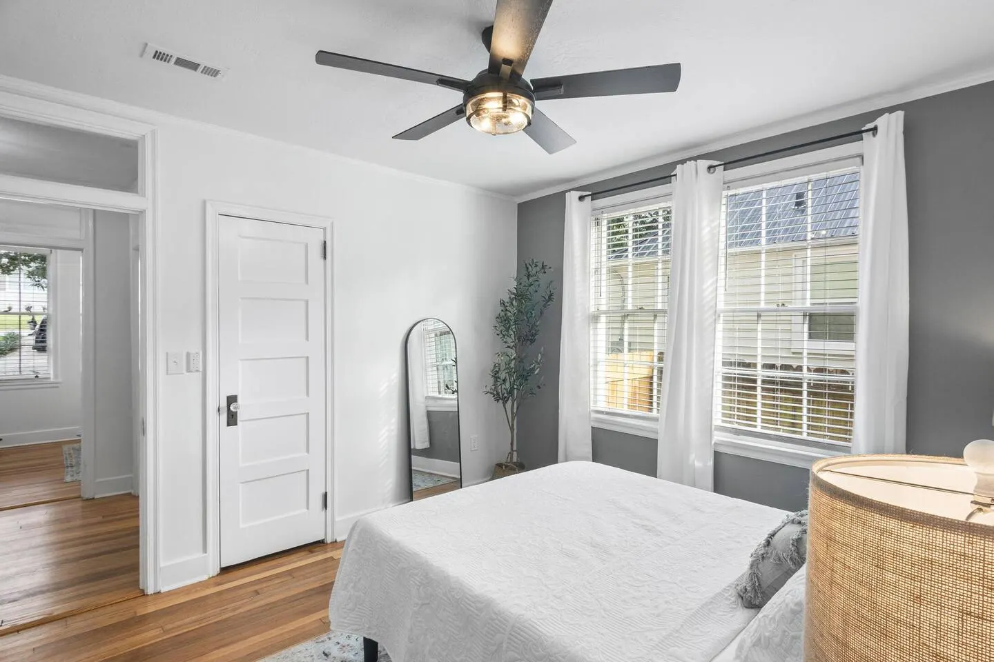 Dogwood: 3br, near Medical Dist 8