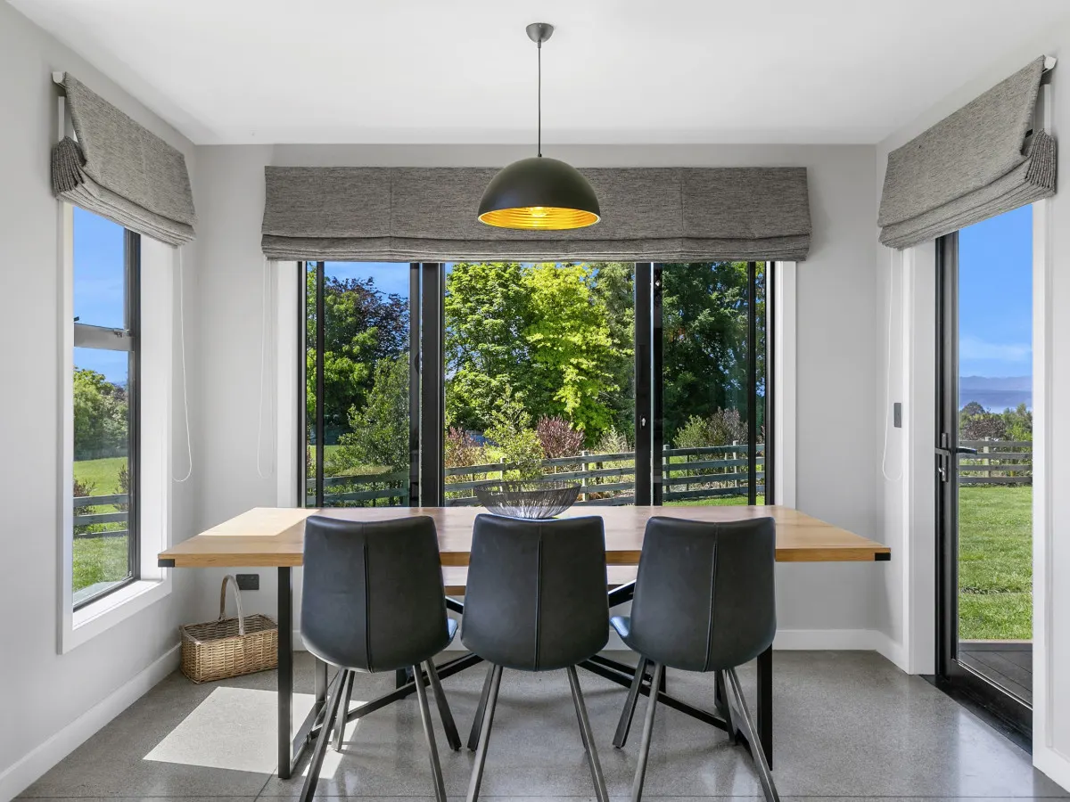 Lake Taupō Luxury Home + Hideaway Apartment + Spa Pool 11