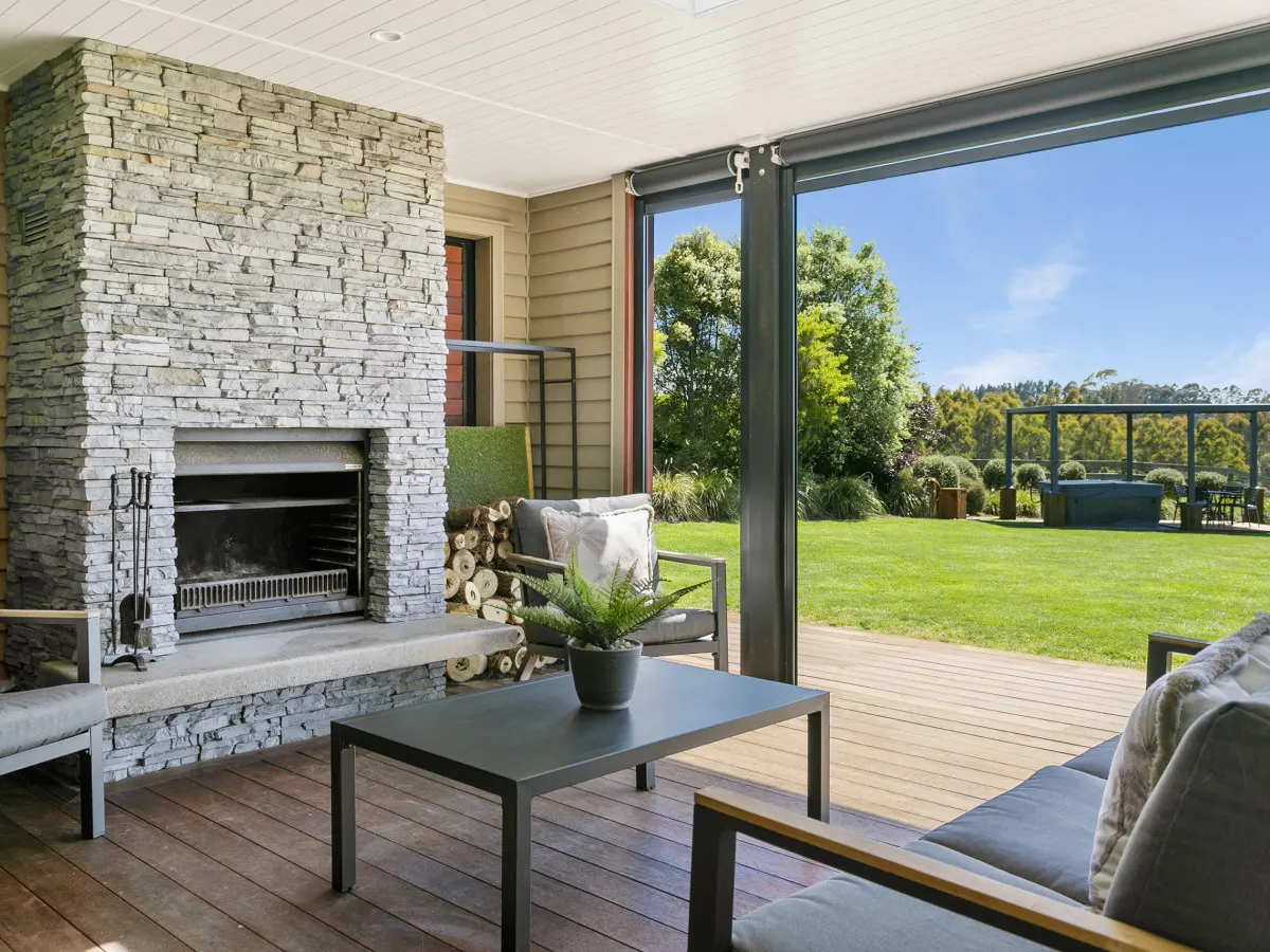 Lake Taupō Luxury Home + Hideaway Apartment + Spa Pool 12