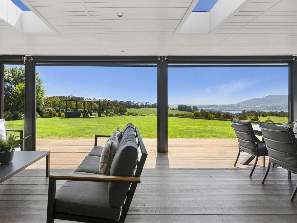 Lake Taupō Luxury Home + Hideaway Apartment + Spa Pool 13