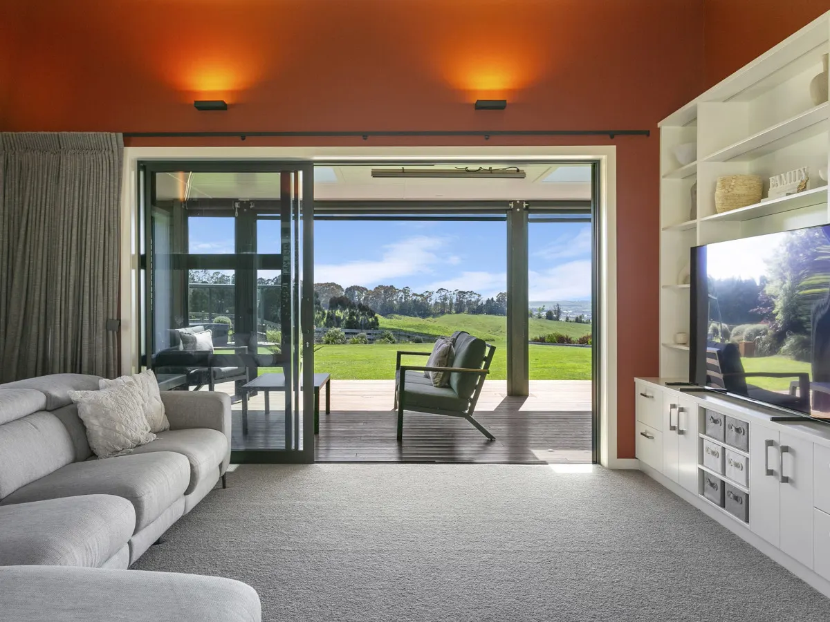 Lake Taupō Luxury Home + Hideaway Apartment + Spa Pool 16