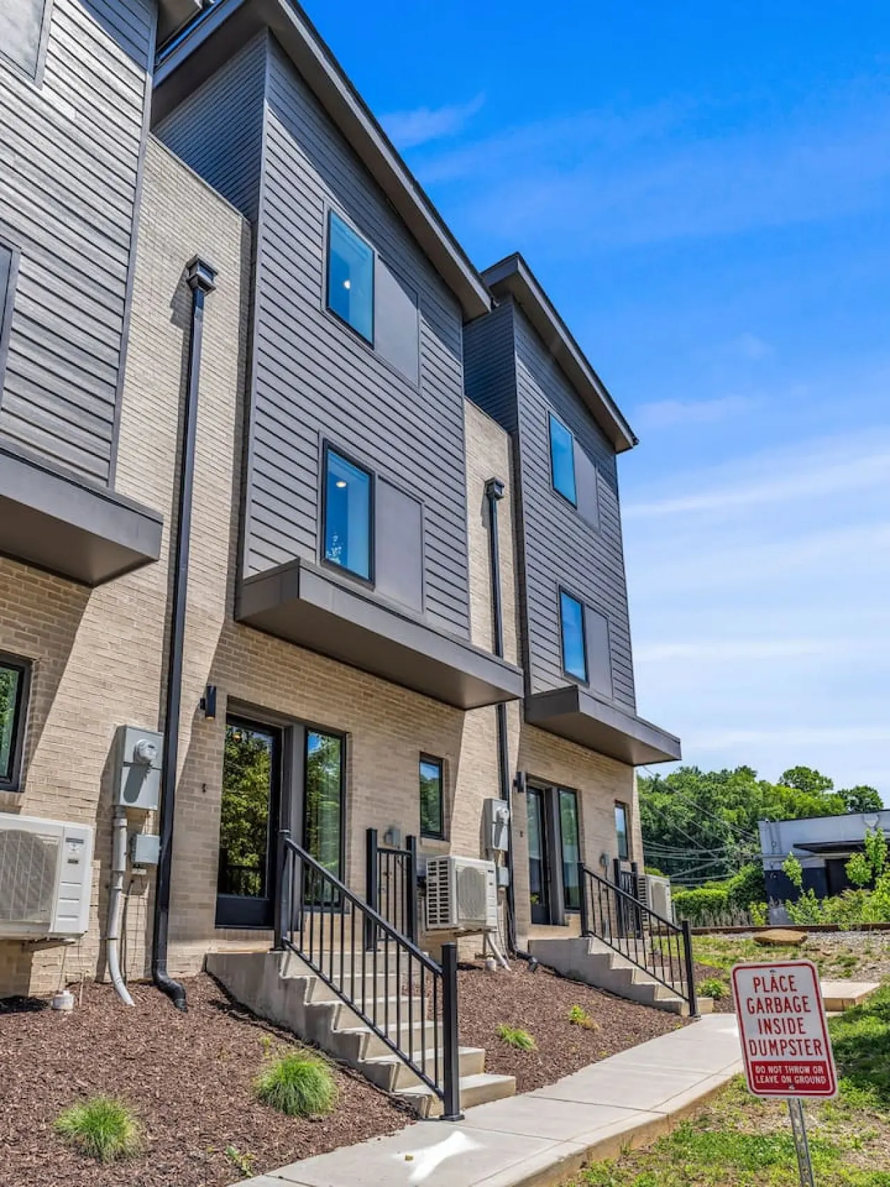 Vols View Modern DT Knoxville Townhome 10