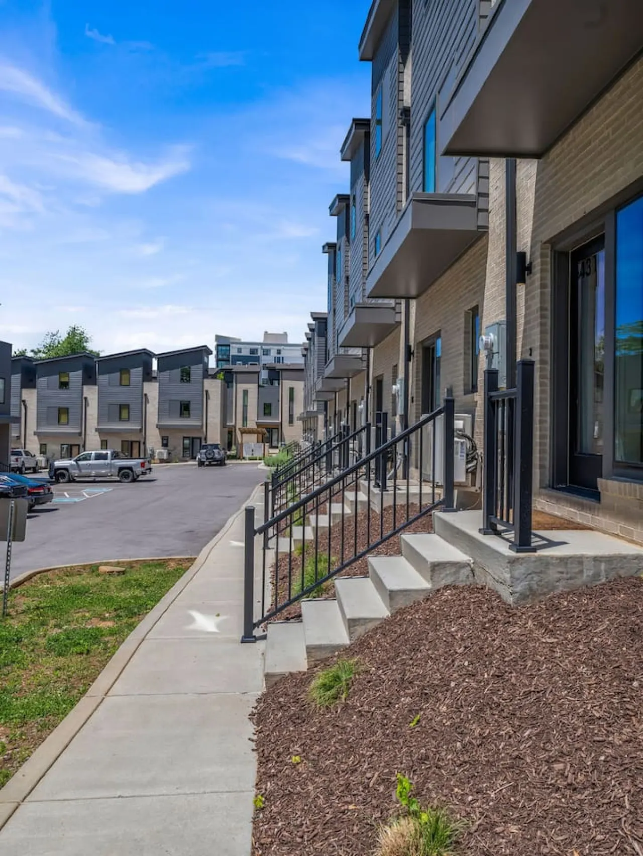 Vols View Modern DT Knoxville Townhome 11