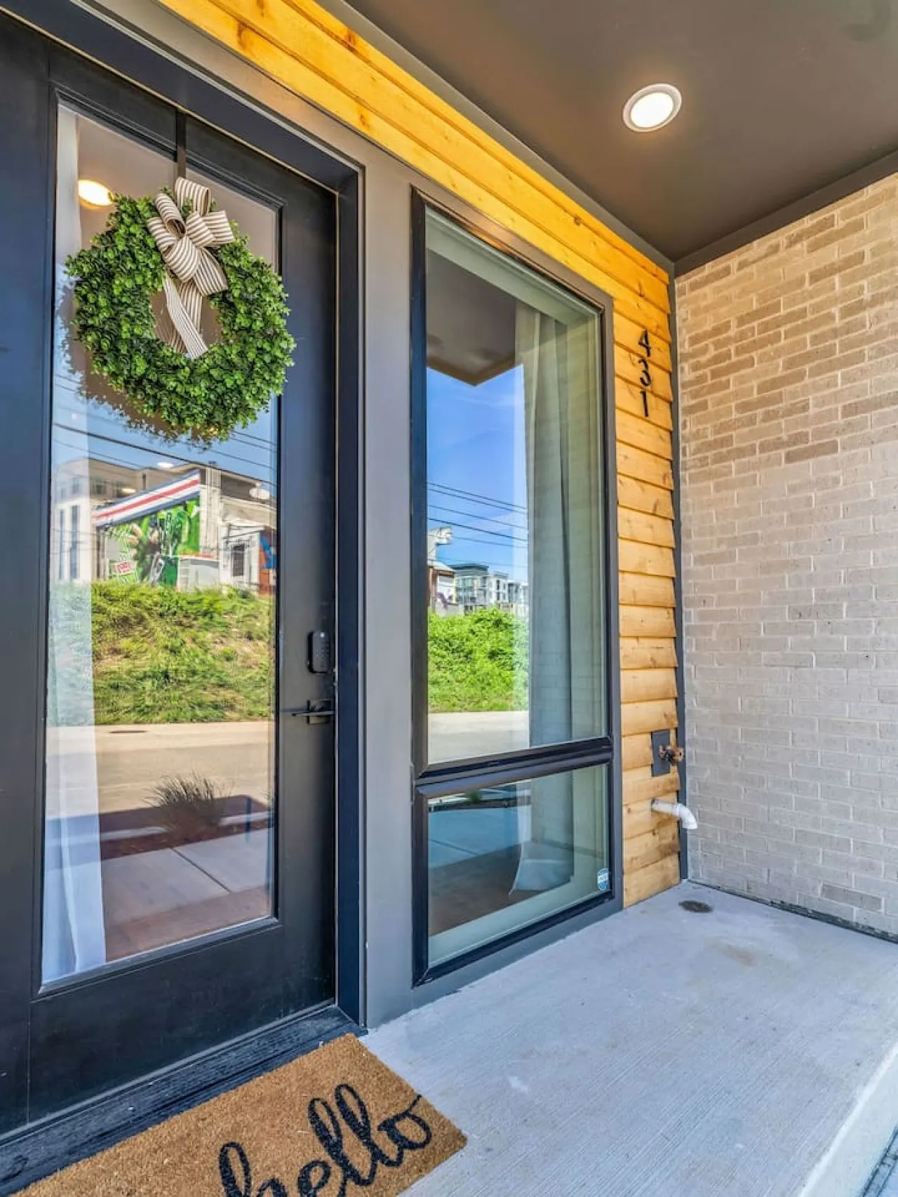 Vols View Modern DT Knoxville Townhome 14