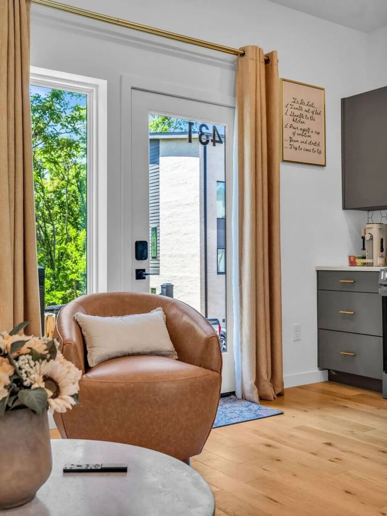Vols View Modern DT Knoxville Townhome 17