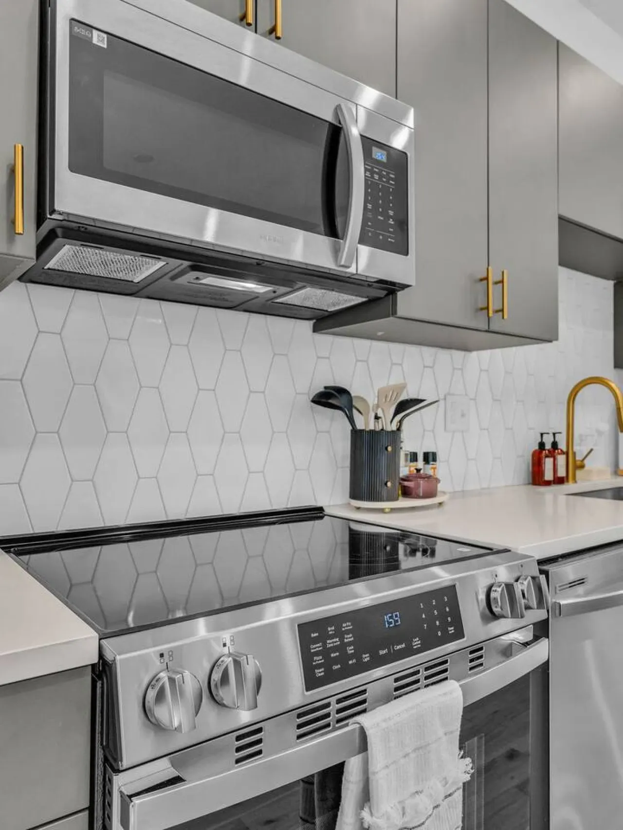 Vols View Modern DT Knoxville Townhome 20