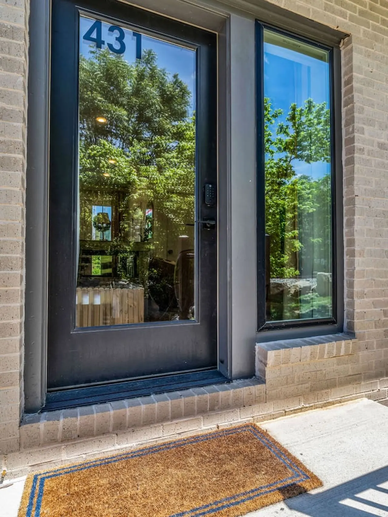 Vols View Modern DT Knoxville Townhome 8
