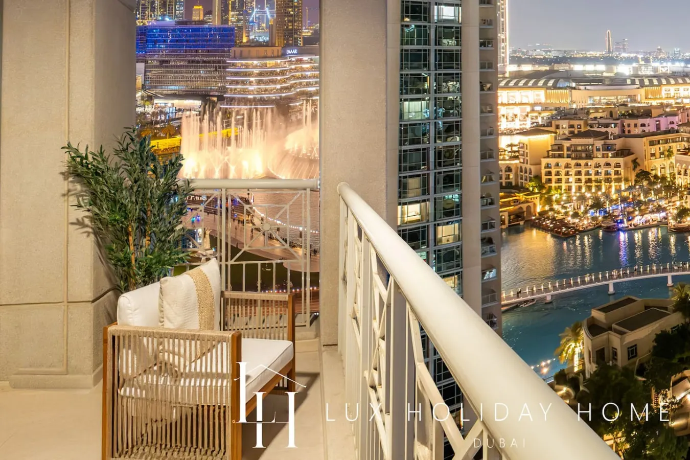 LUX The Burj Khalifa Fountain View Suite 2 15