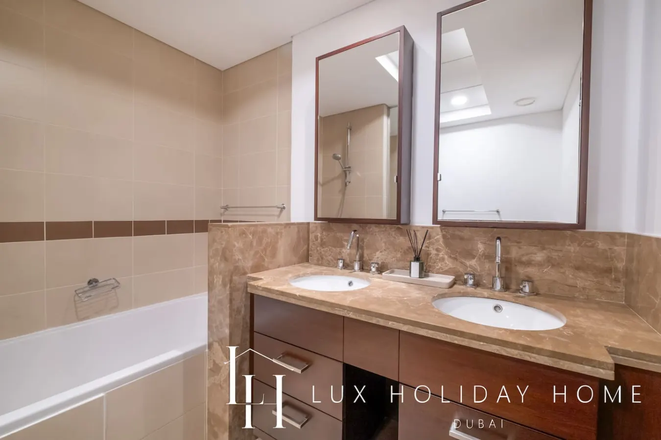 LUX The Burj Khalifa Fountain View Suite 2 16