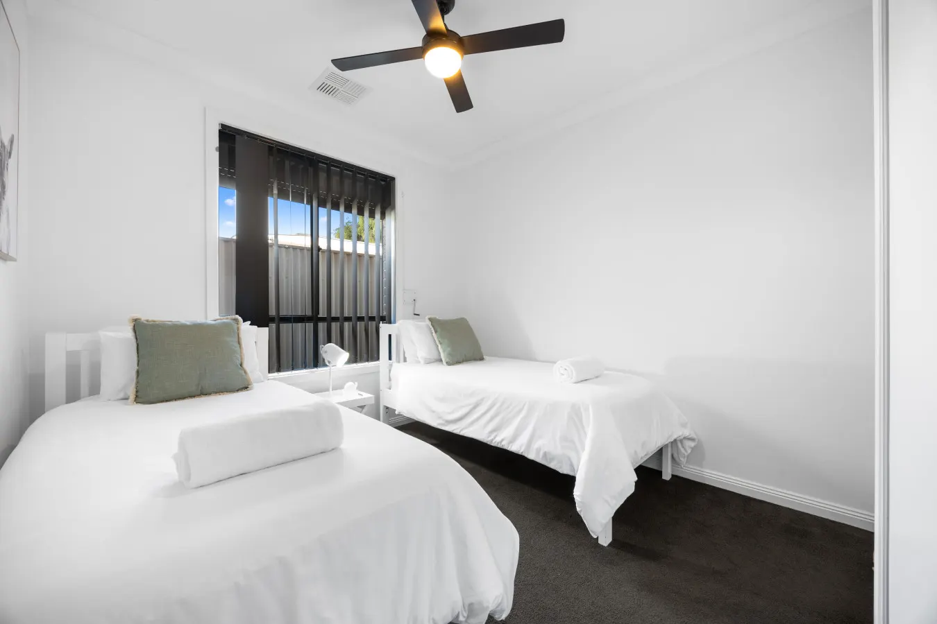 Largs Tides—Modern Stay Between Beach & Dining 16