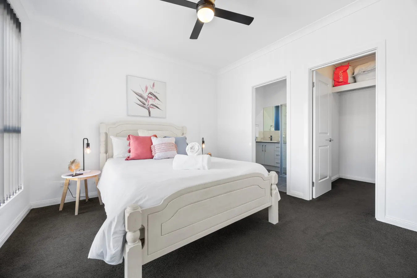 Largs Tides—Modern Stay Between Beach & Dining — photo 3
