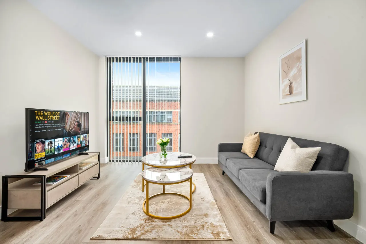 Stylish 2 Bed Apartment - Smart TV - WIFI - Jewellery Quarter 10A 1