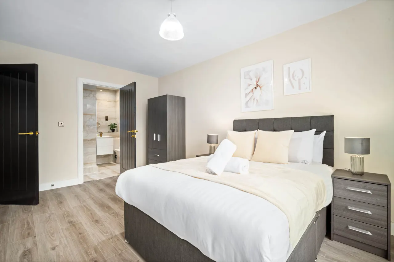 Stylish 2 Bed Apartment - Smart TV - WIFI - Jewellery Quarter 10A 13