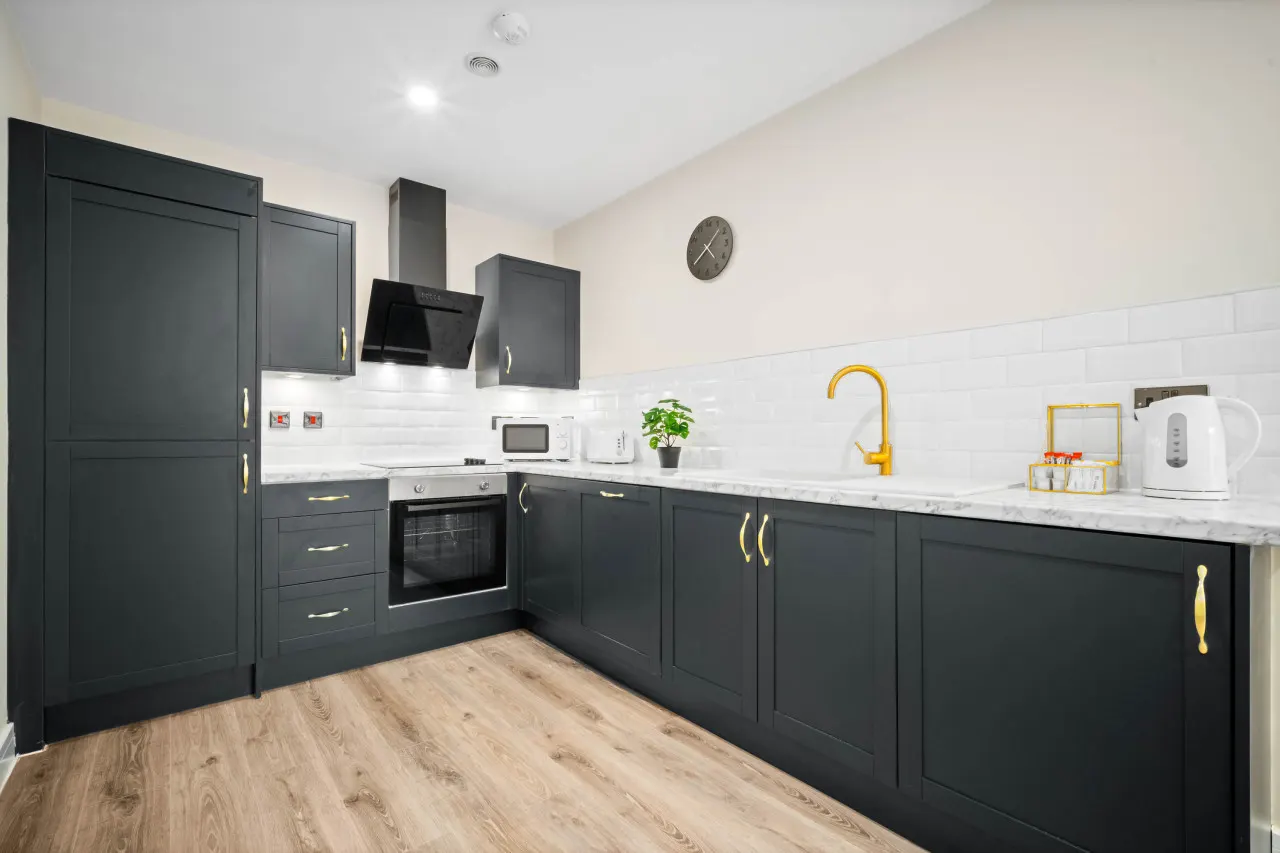Stylish 2 Bed Apartment - Smart TV - WIFI - Jewellery Quarter 10A 4