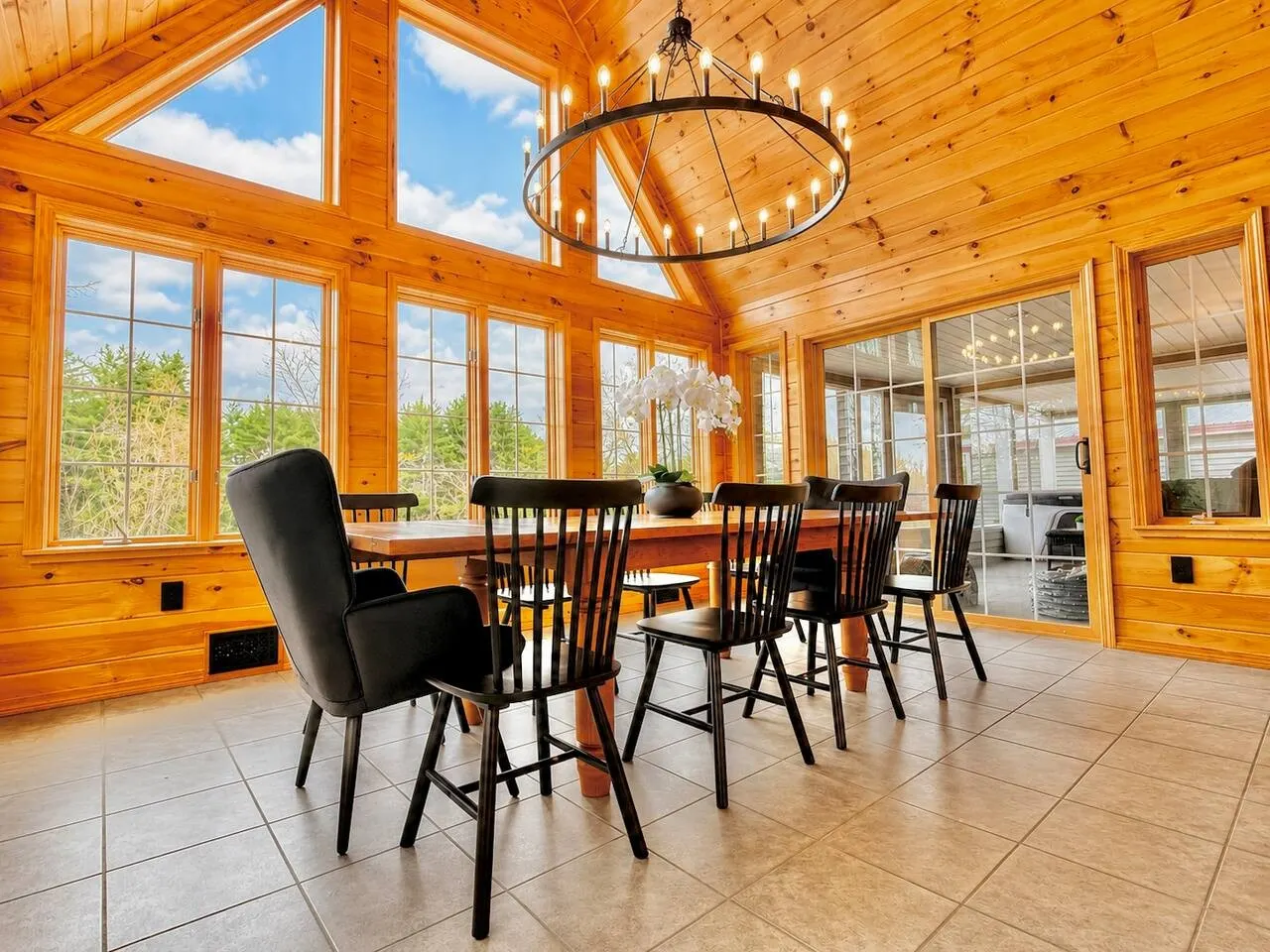 Riverfront Paradise With Hot Tub & Pet Friendly! 2