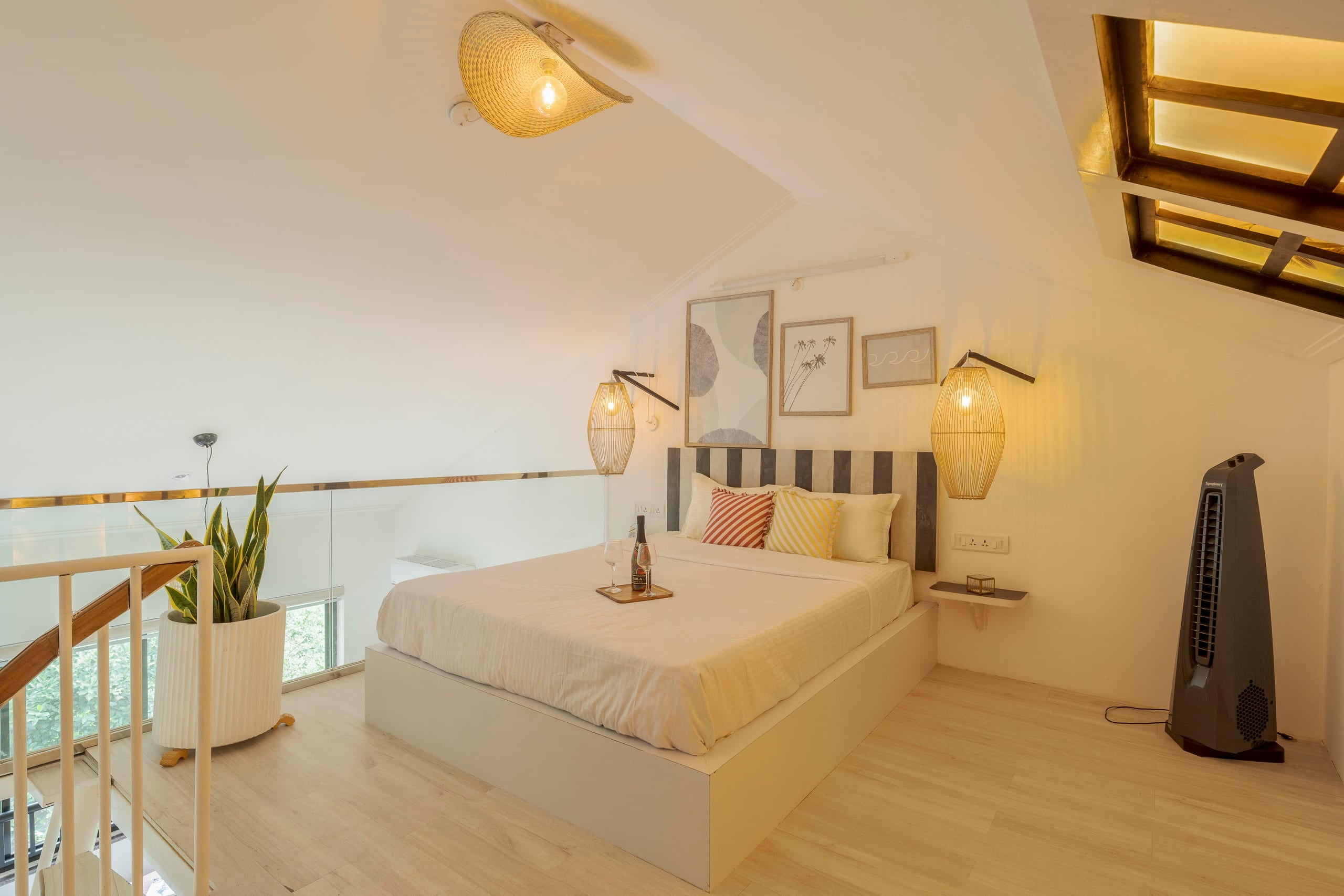 600 sq ft studio in the heart of Siolim with pool 24