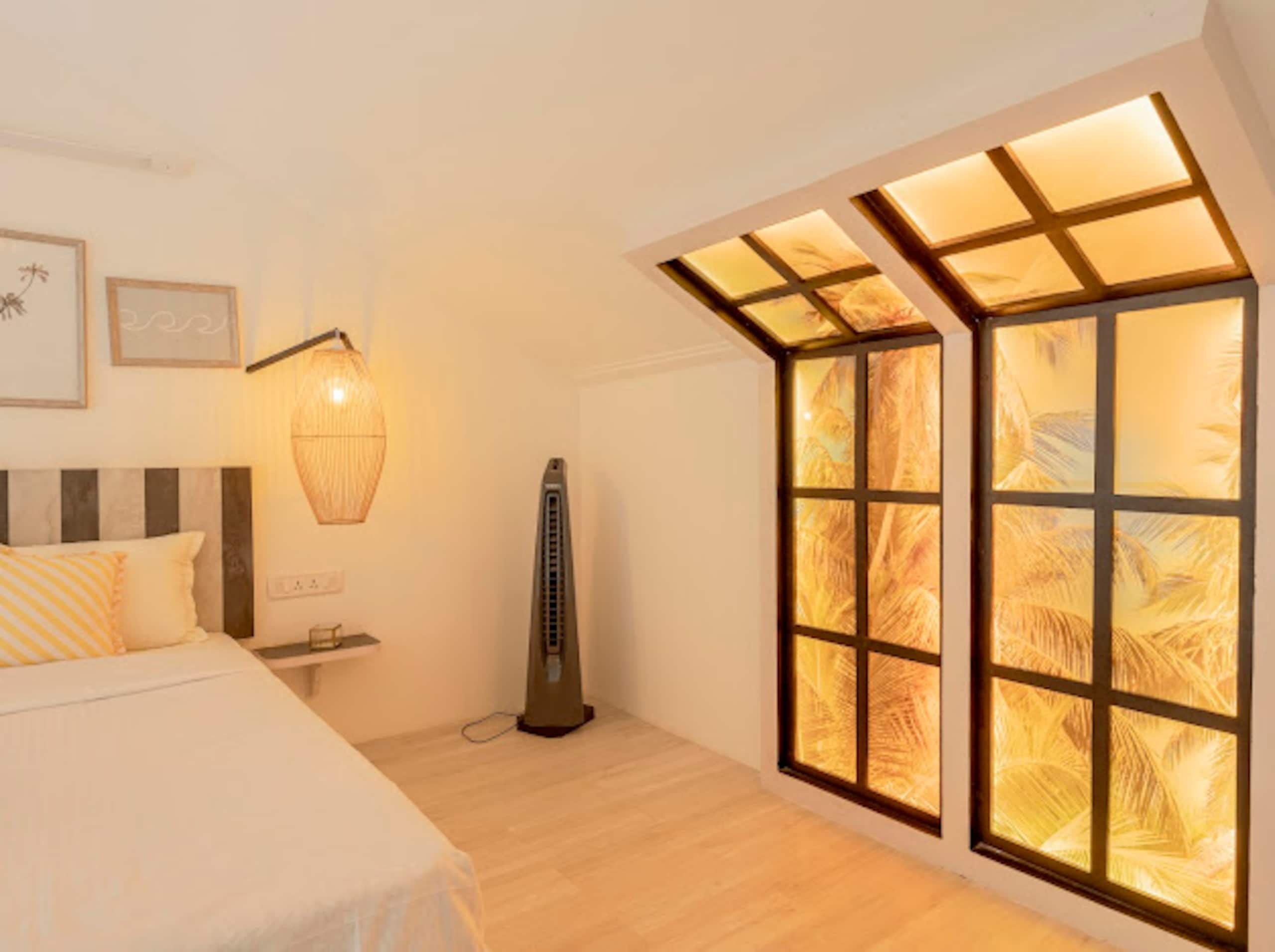 600 sq ft studio in the heart of Siolim with pool 25