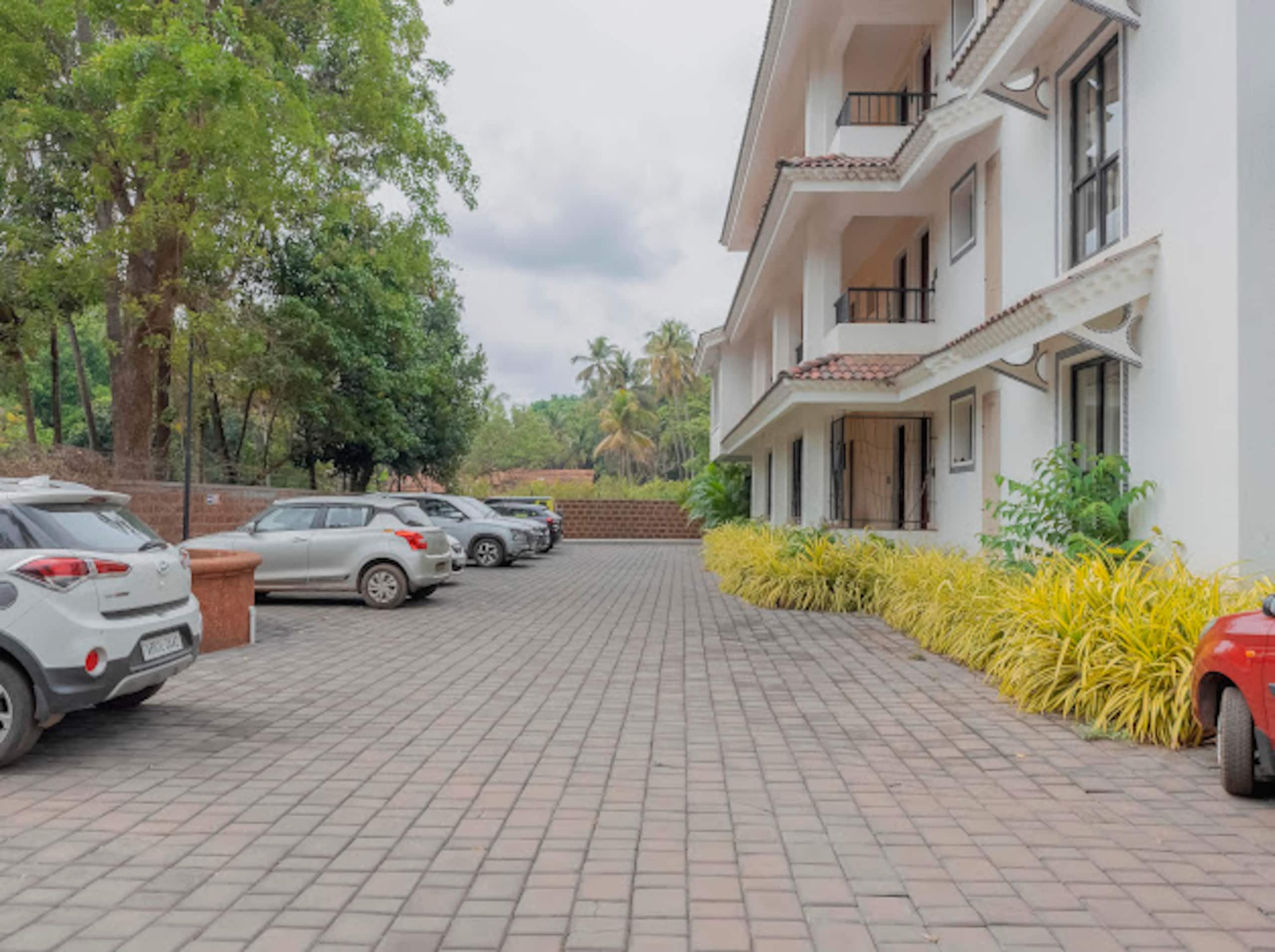 600 sq ft studio in the heart of Siolim with pool 31
