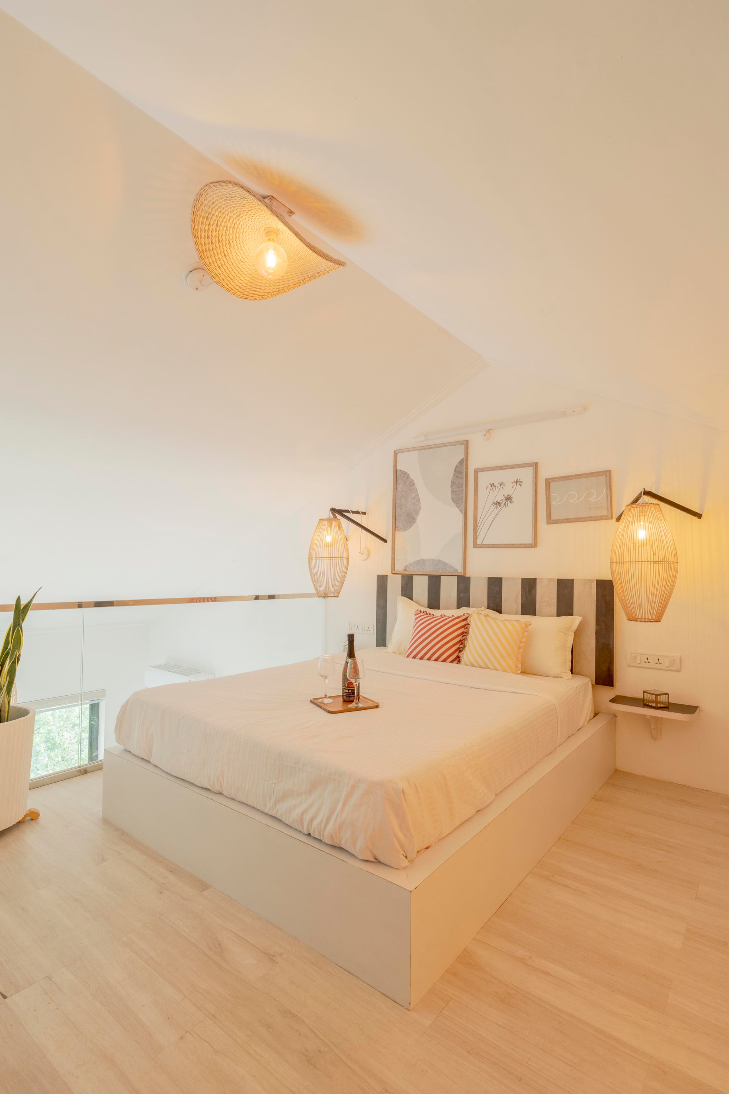 600 sq ft studio in the heart of Siolim with pool 21