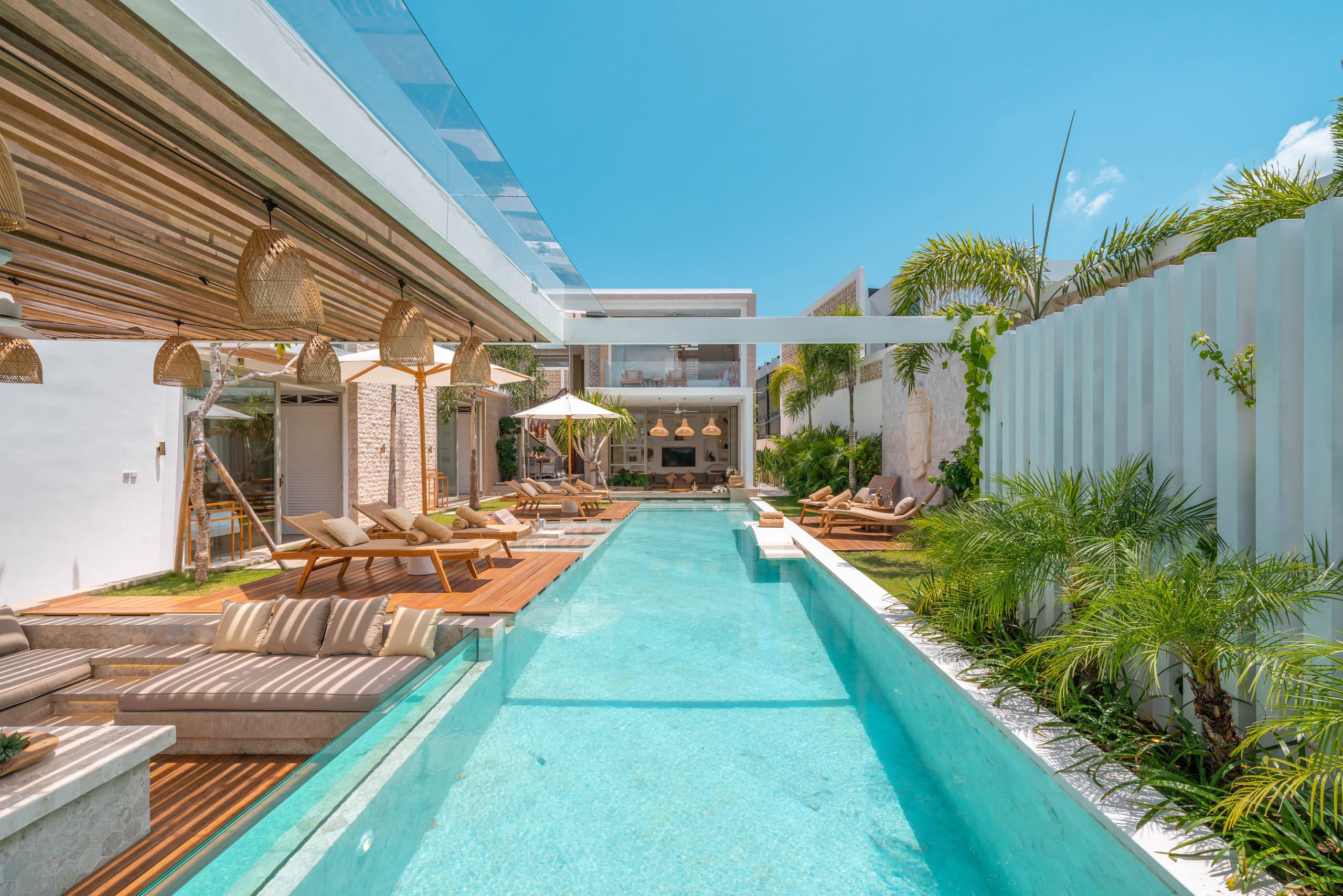 Luxurious New Designer Villa Next to the Beach 7